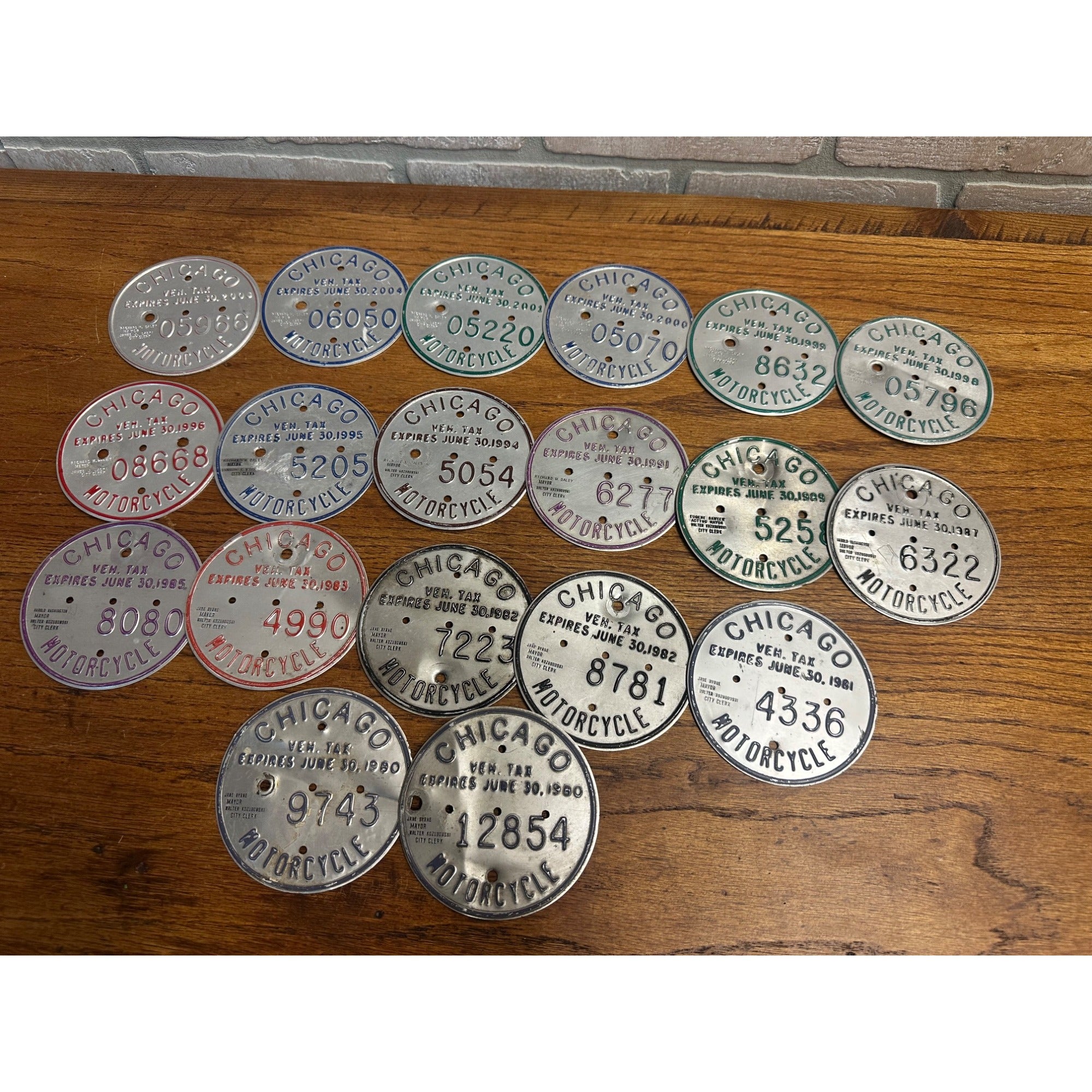 Lot (19) Chicago Motorcycle Vehicle Tax License Tag Plate 1980-2006