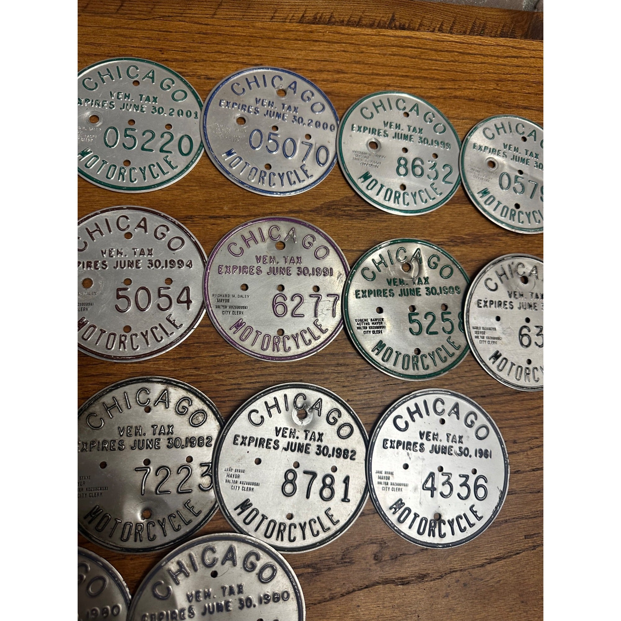 Lot (19) Chicago Motorcycle Vehicle Tax License Tag Plate 1980-2006