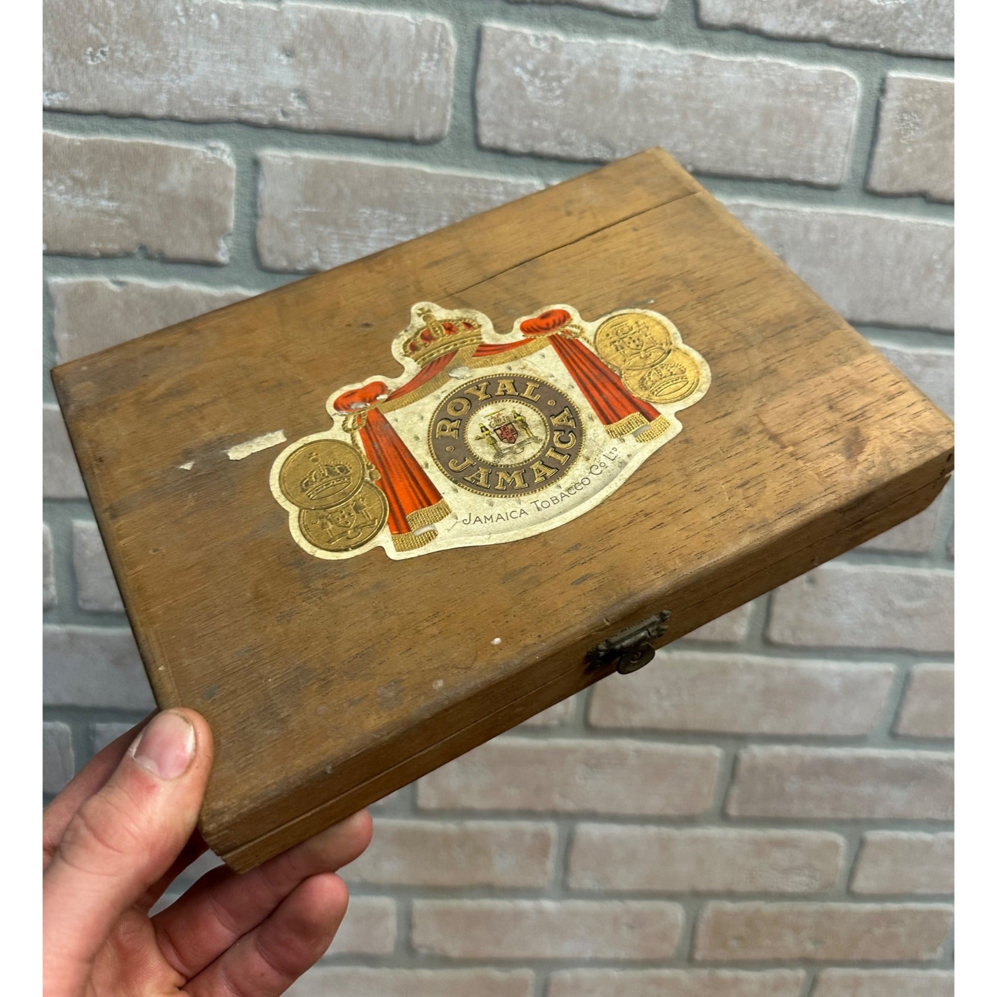 Vintage Royal Jamaica Wooden Cigar Box Jamaica Tobacco Co.