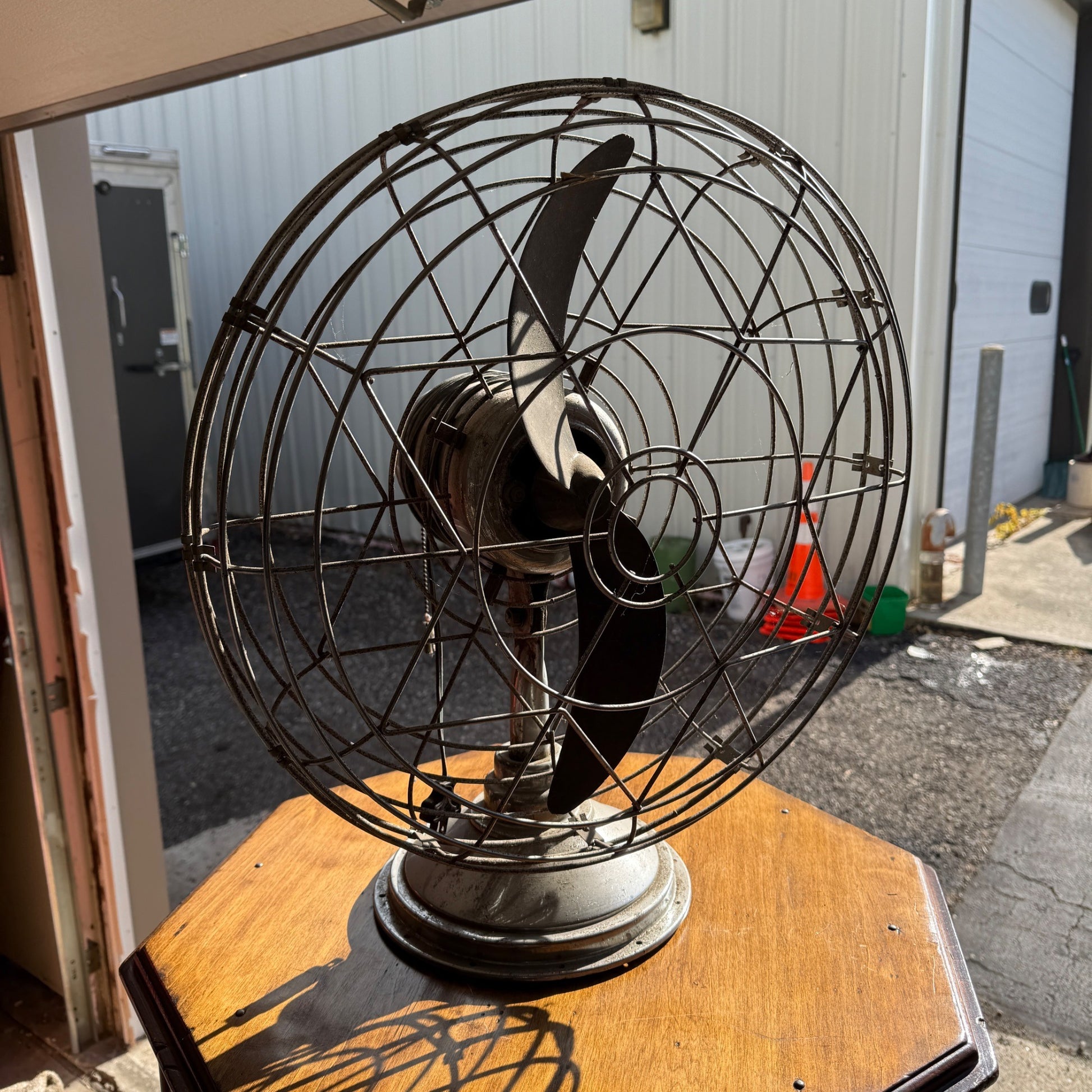 Vintage Large 20" Table Fan - Fresh'nd Air - Industrial Metal Art Deco - Works