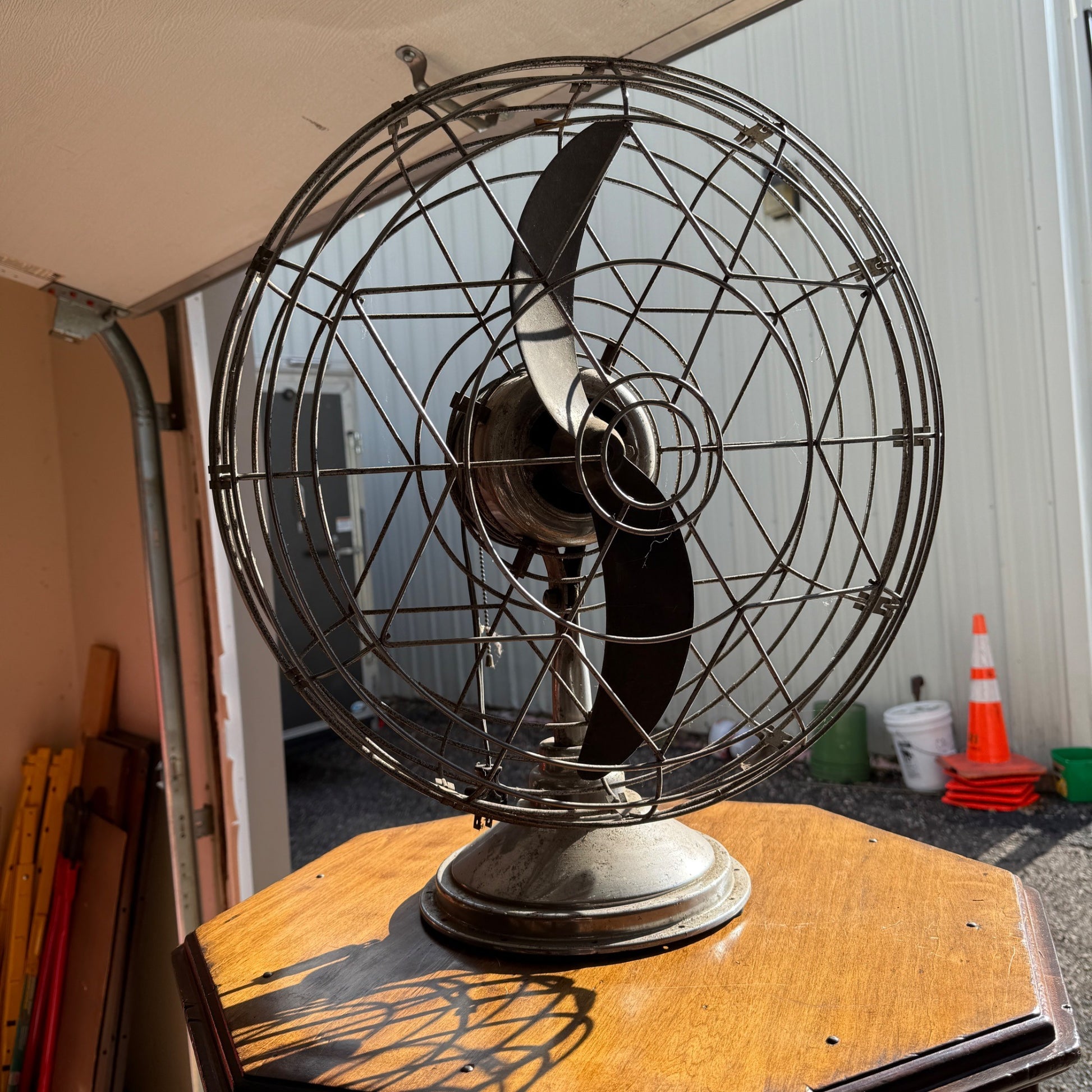 Vintage Large 20" Table Fan - Fresh'nd Air - Industrial Metal Art Deco - Works