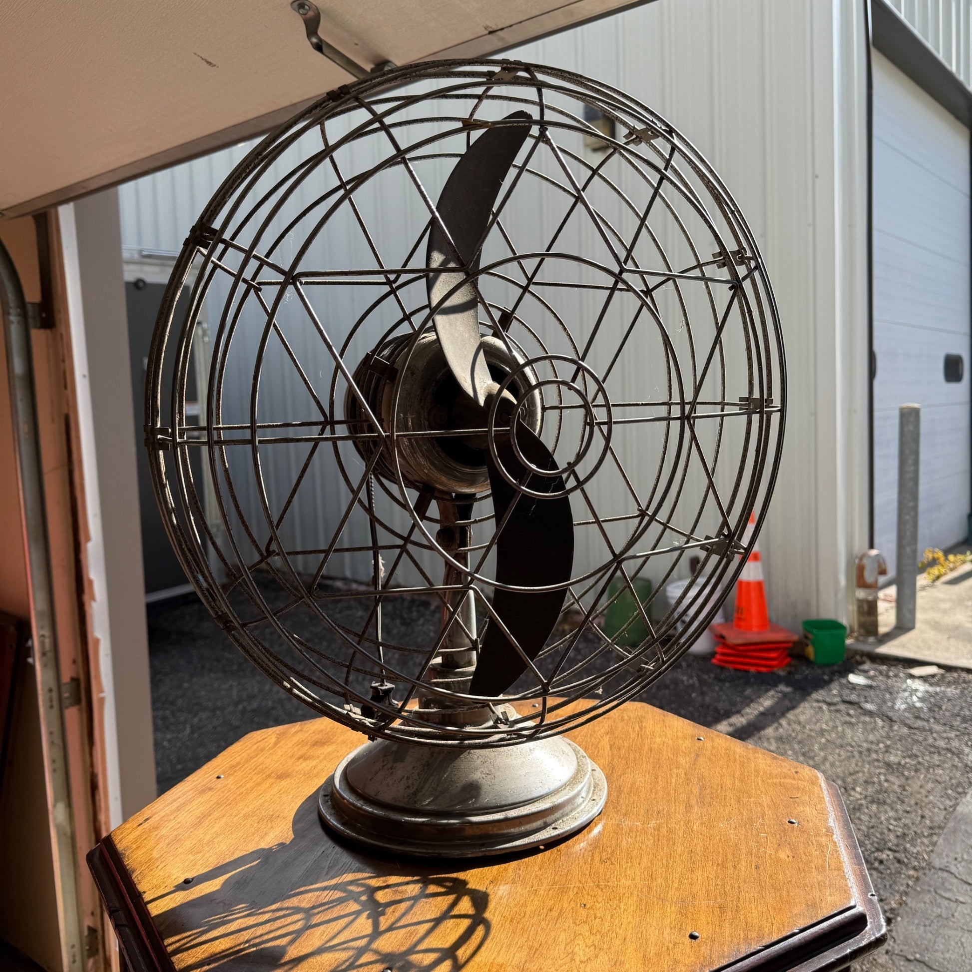 Vintage Large 20" Table Fan - Fresh'nd Air - Industrial Metal Art Deco - Works