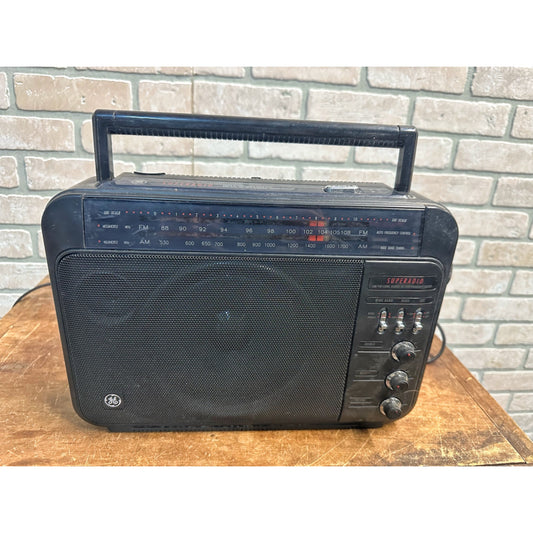 GE Super Radio III Long Range AM/FM Hi Performance Black Model# 7-2887B (Tested)