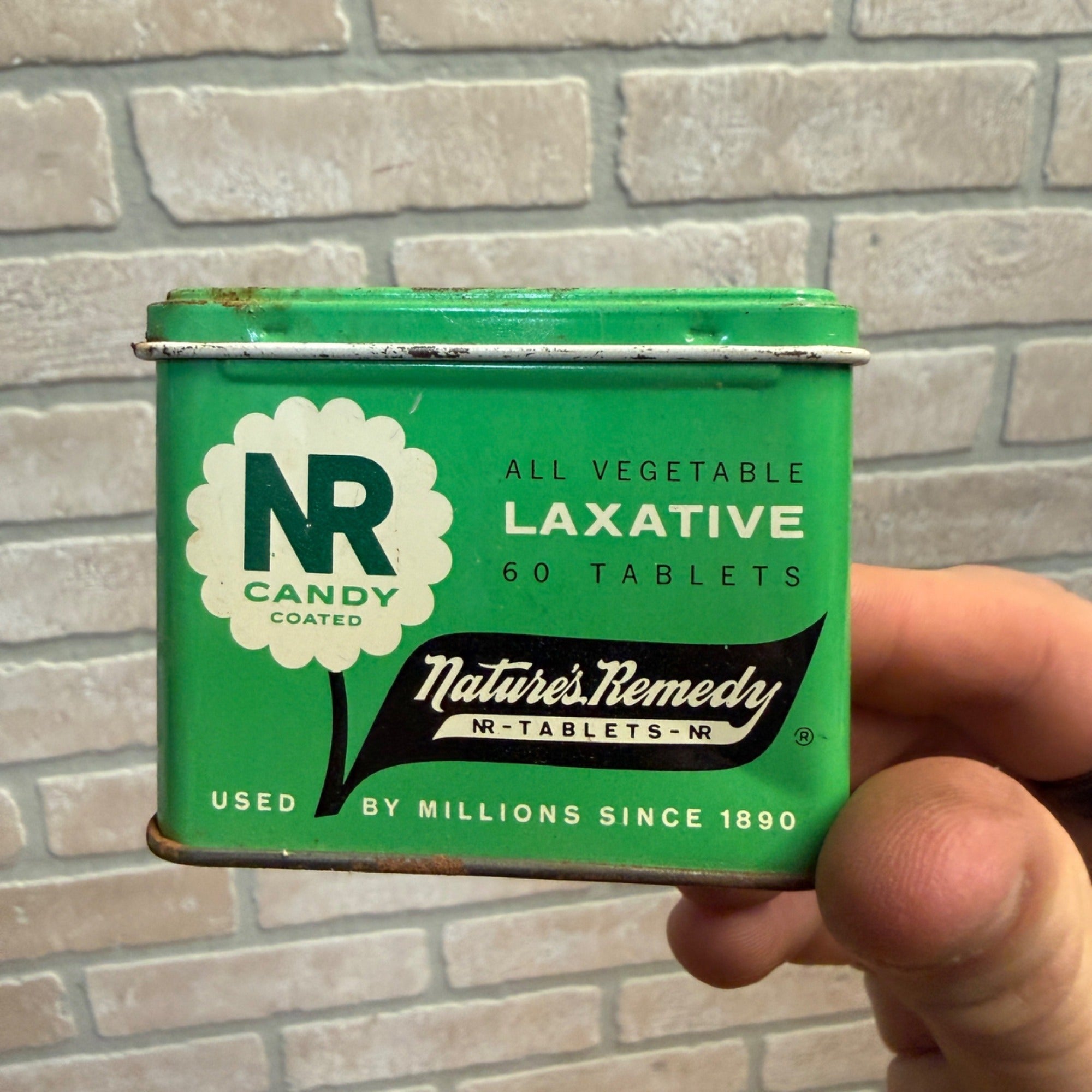 Vintage NR Regular Nature's Remedy Laxative Tin Advertising Empty Green 59 Cents