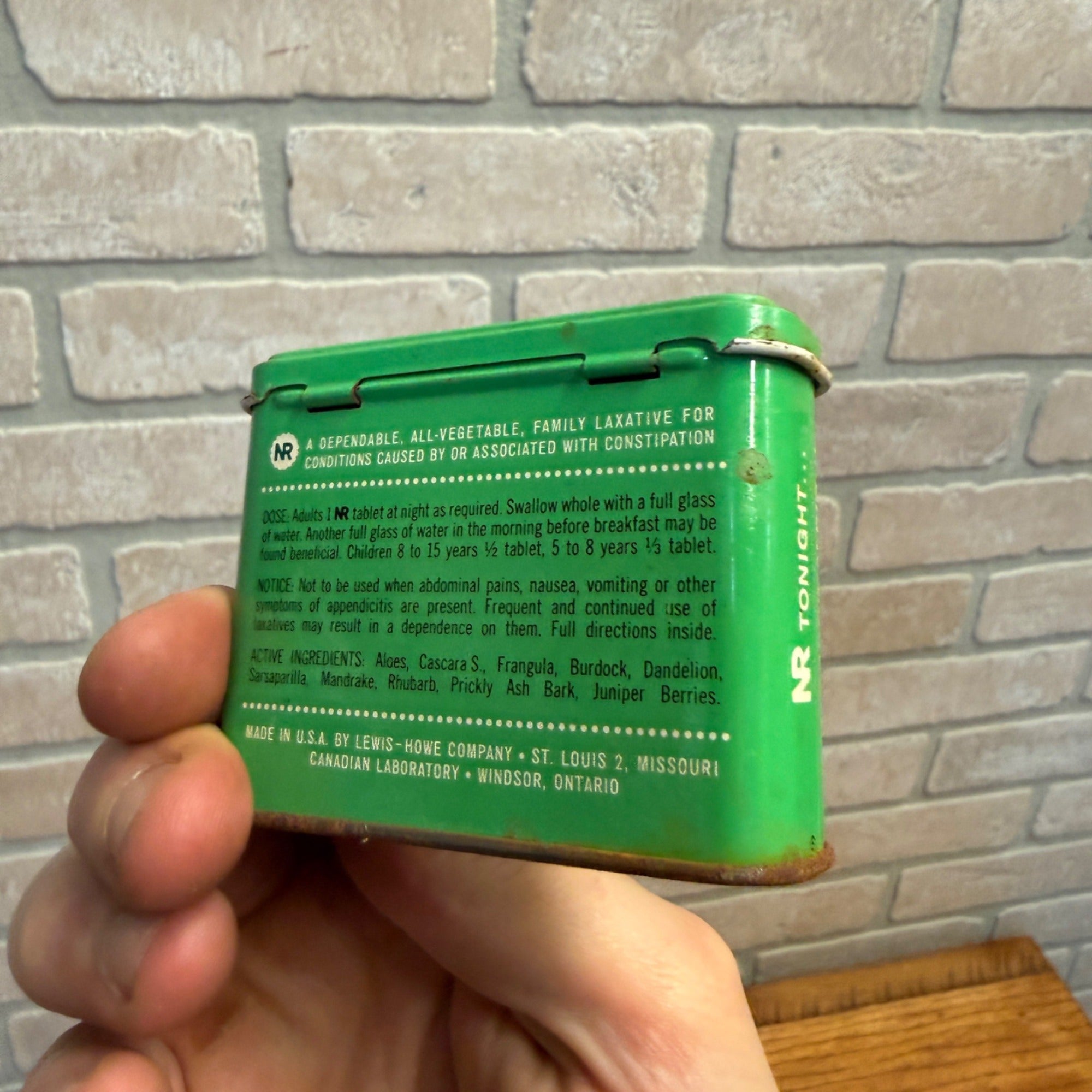 Vintage NR Regular Nature's Remedy Laxative Tin Advertising Empty Green 59 Cents
