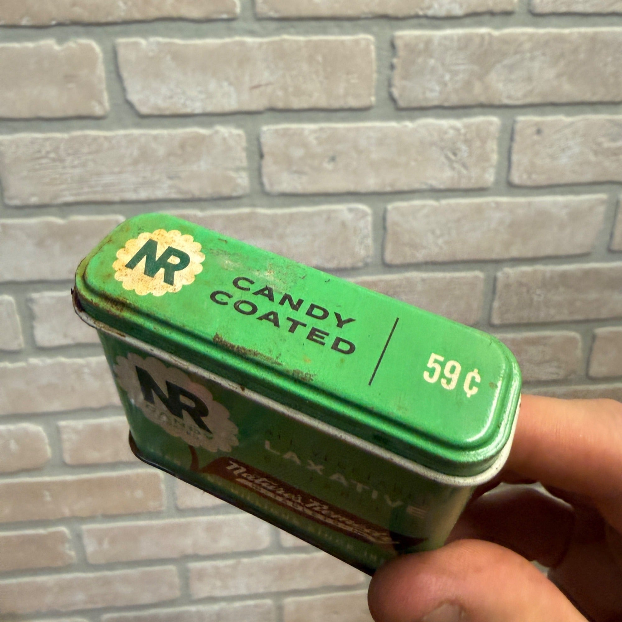 Vintage NR Regular Nature's Remedy Laxative Tin Advertising Empty Green 59 Cents