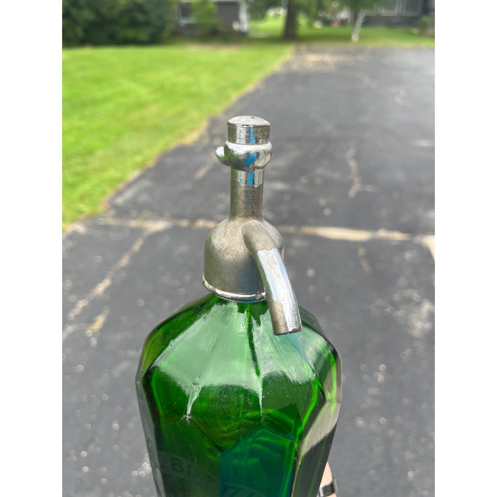Vintage Emerald Green Glass Seltzer Bottle Whistle Bottling CO. Milwaukee, Wis. 28 Oz Size WI