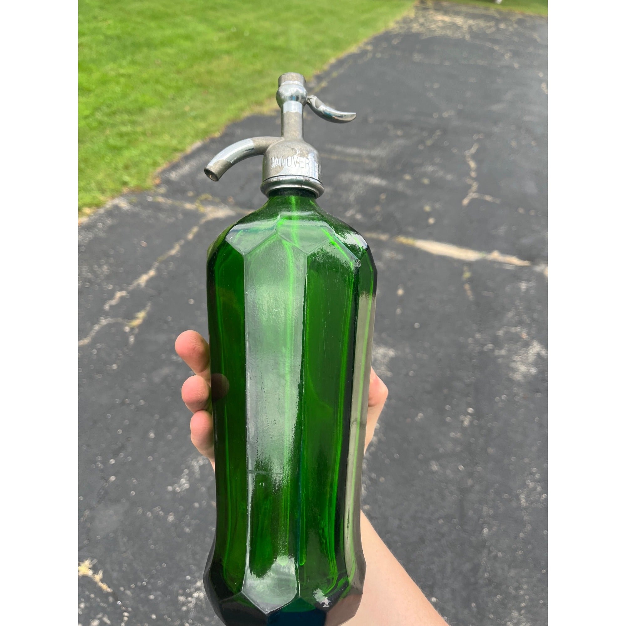 Vintage Emerald Green Glass Seltzer Bottle Whistle Bottling CO. Milwaukee, Wis. 28 Oz Size WI
