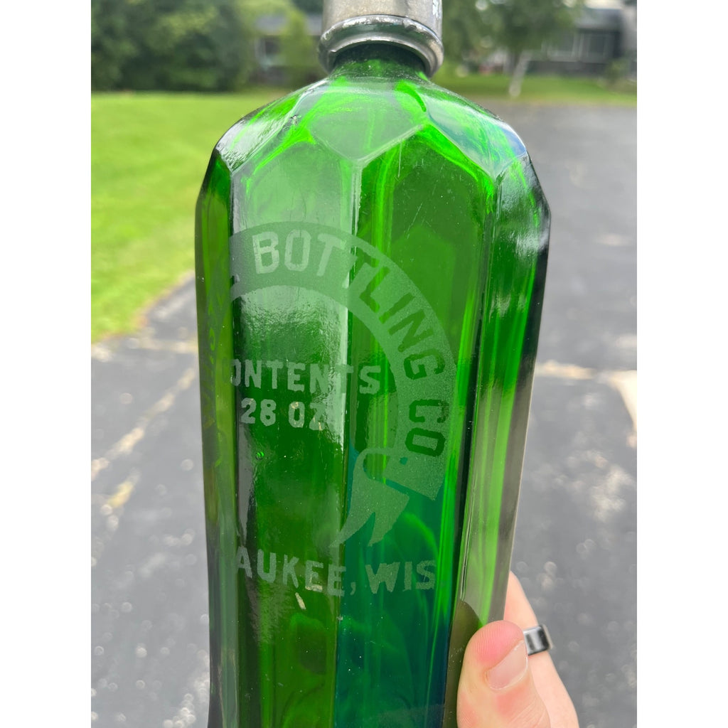 Vintage Emerald Green Glass Seltzer Bottle Whistle Bottling CO. Milwaukee, Wis. 28 Oz Size WI