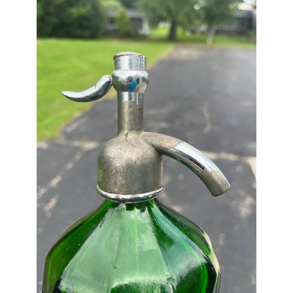 Vintage Emerald Green Glass Seltzer Bottle Whistle Bottling CO. Milwaukee, Wis. 28 Oz Size WI