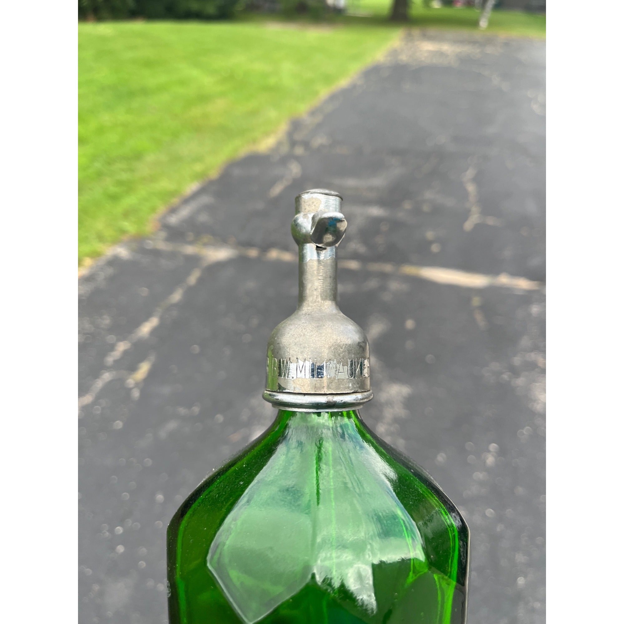 Vintage Emerald Green Glass Seltzer Bottle Whistle Bottling CO. Milwaukee, Wis. 28 Oz Size WI