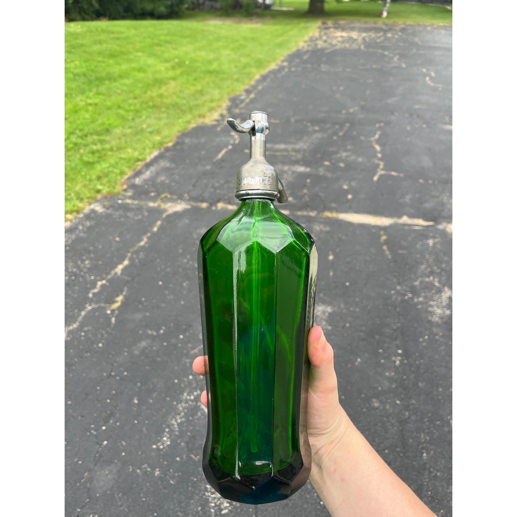 Vintage Emerald Green Glass Seltzer Bottle Whistle Bottling CO. Milwaukee, Wis. 28 Oz Size WI