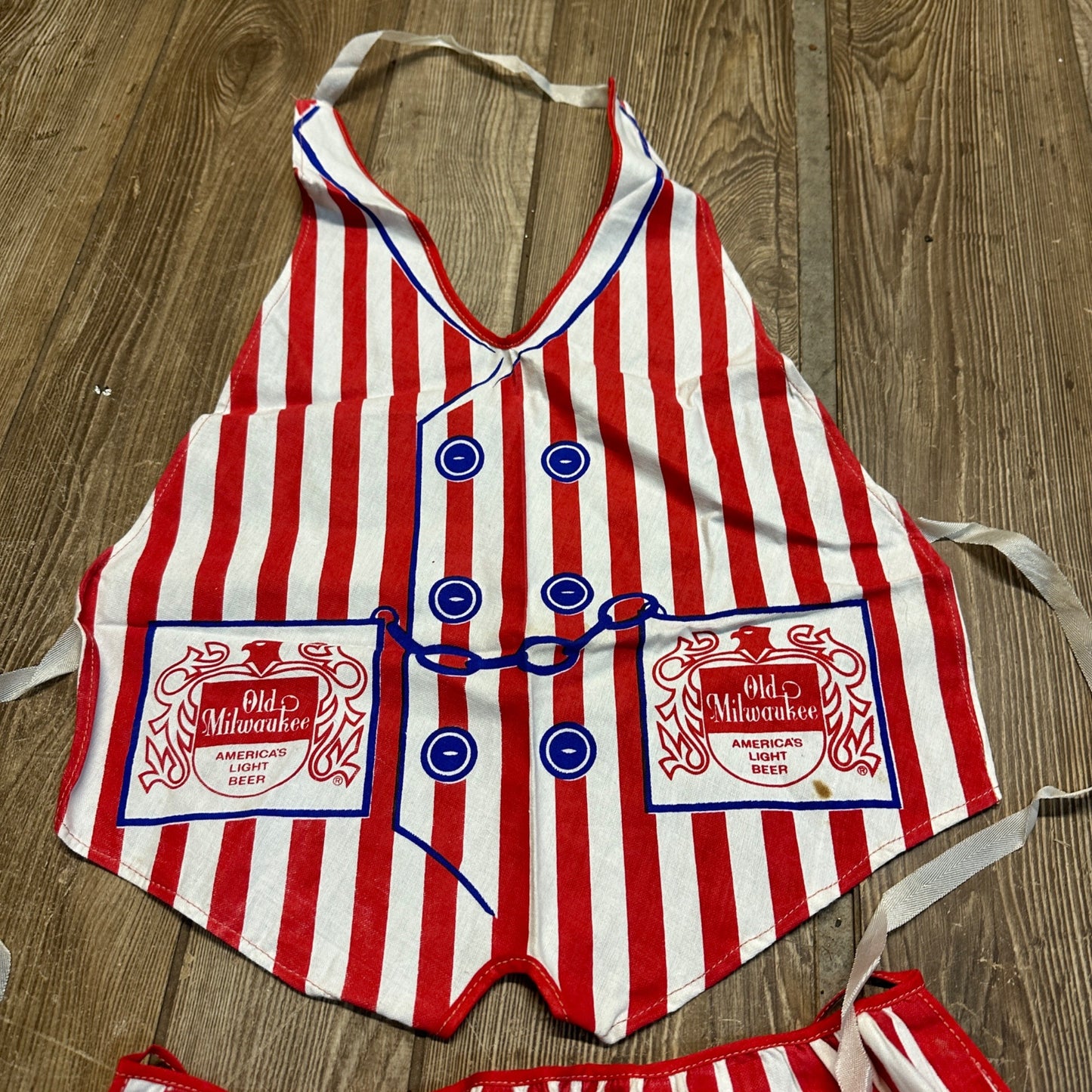 1970s VINTAGE OLD MILWAUKEE BEER ADVERTISING VEST & APRON Wisconsin