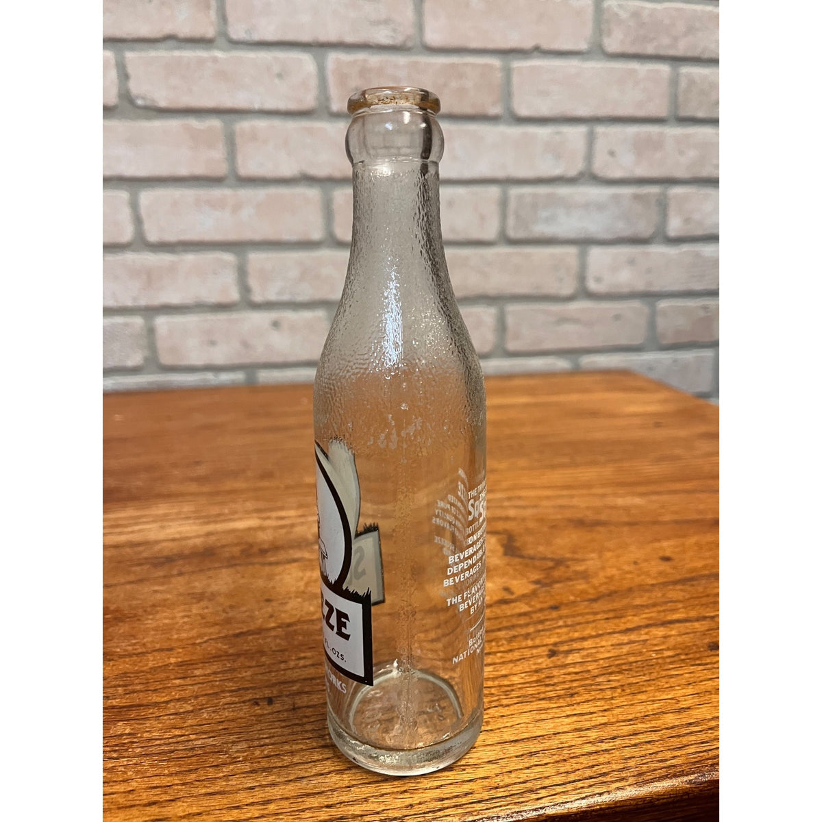 Vintage Squeeze ACL Soda Bottle Pulaski Wisconsin WI Wis 7oz
