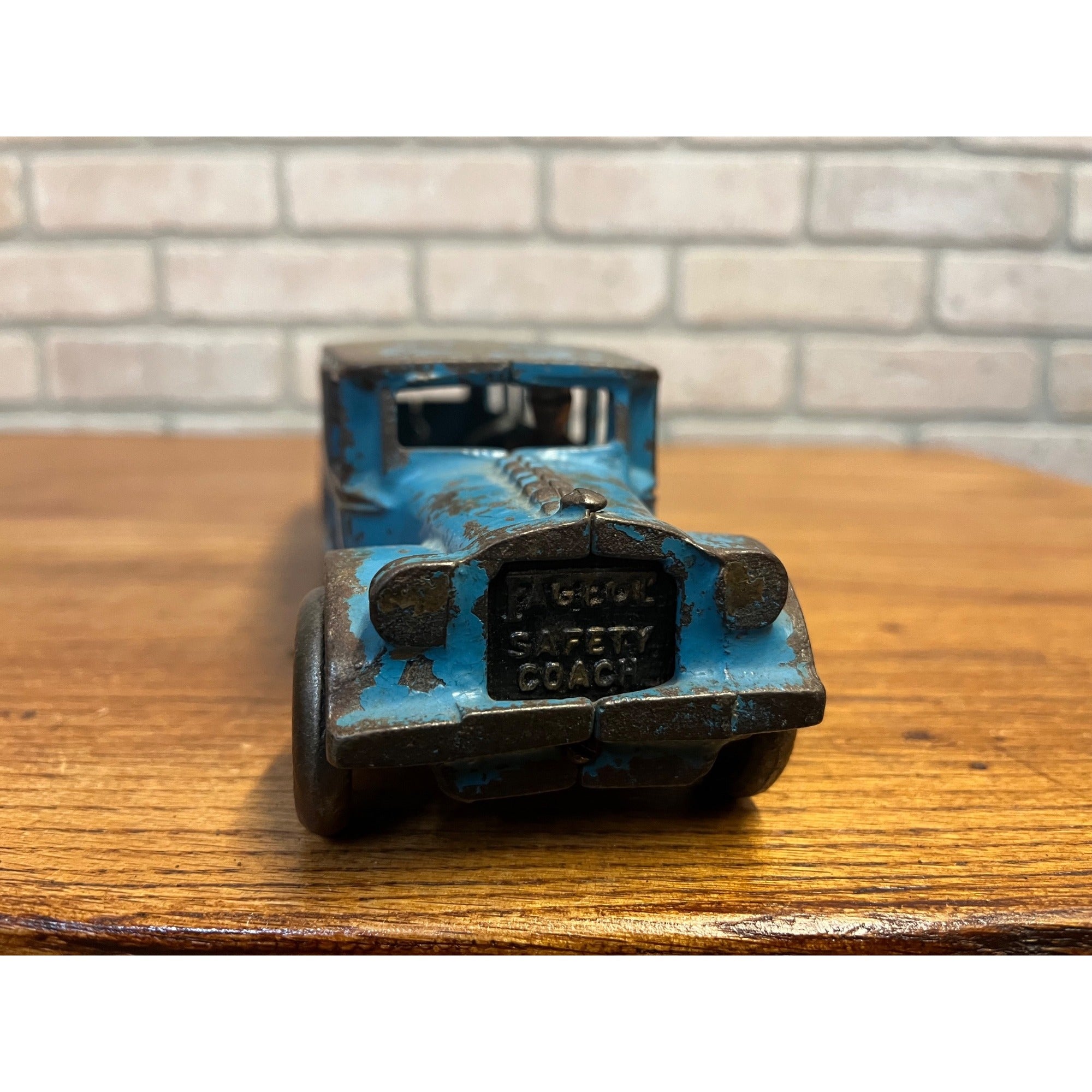 Antique 1920s Arcade Fageol Safety Coach Bus Blue Arcade Cast Iron 12.5" Driver