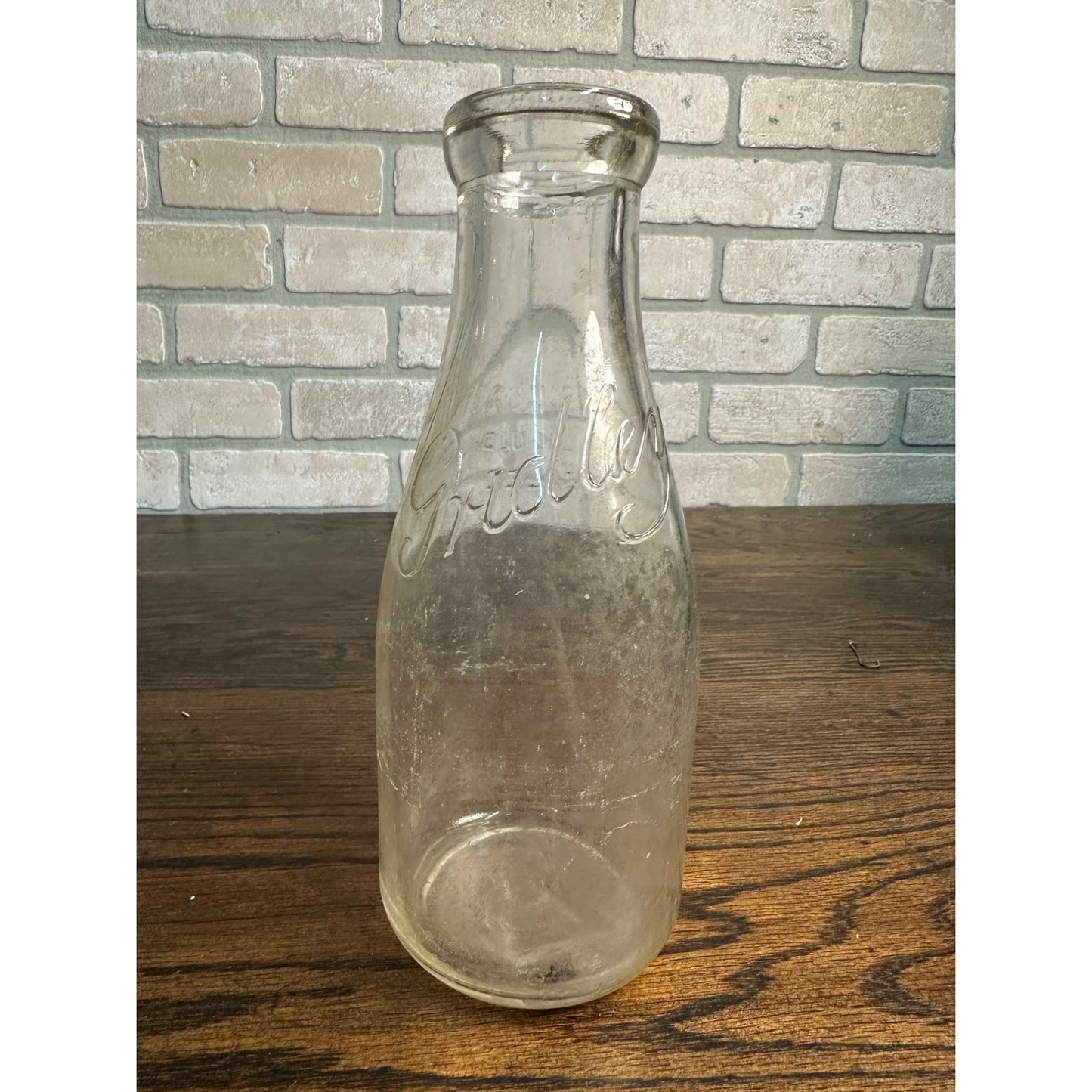 Vintage Gridley Dairy One Quart Glass Milk Bottle Milwaukee Wisconsin