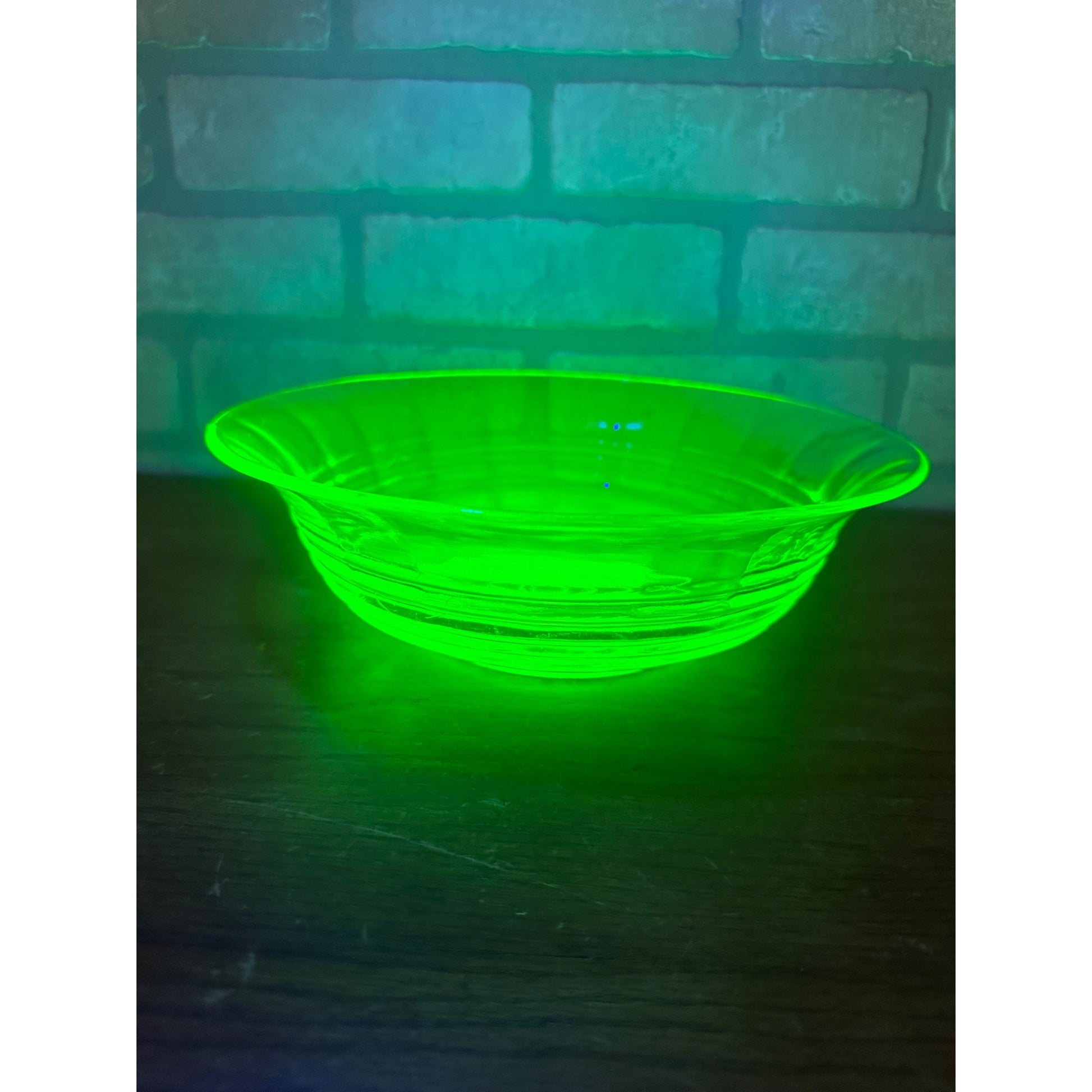 Vintage Anchor Hocking 9" Fruit Bowl Circle Green Uranium Vaseline