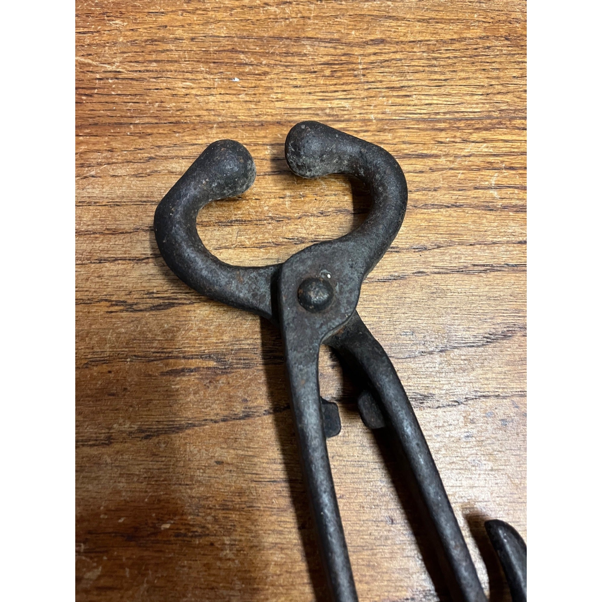 Antique Cast Metal Bull/Cow Nose Ring Pliers 8" Leader Clamps Vintage Farm Tool