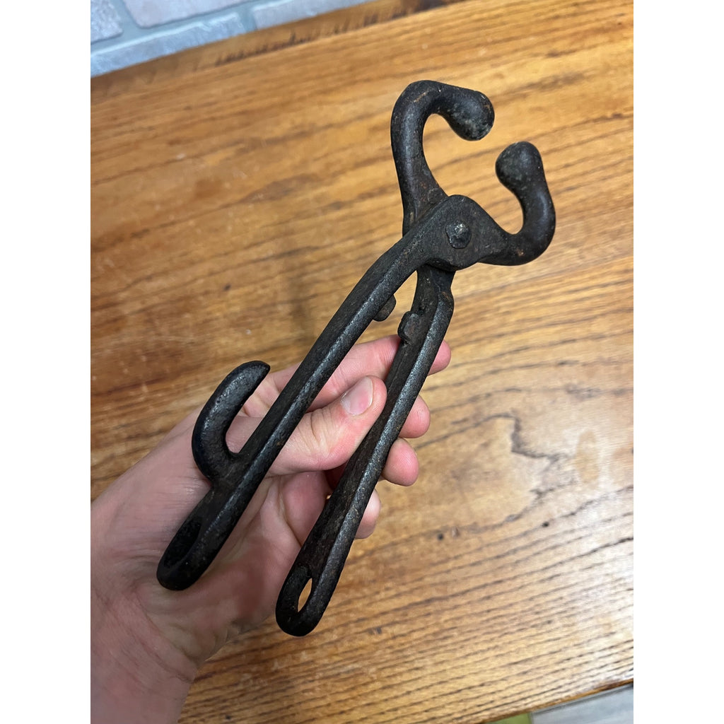 Antique Cast Metal Bull/Cow Nose Ring Pliers 8" Leader Clamps Vintage Farm Tool