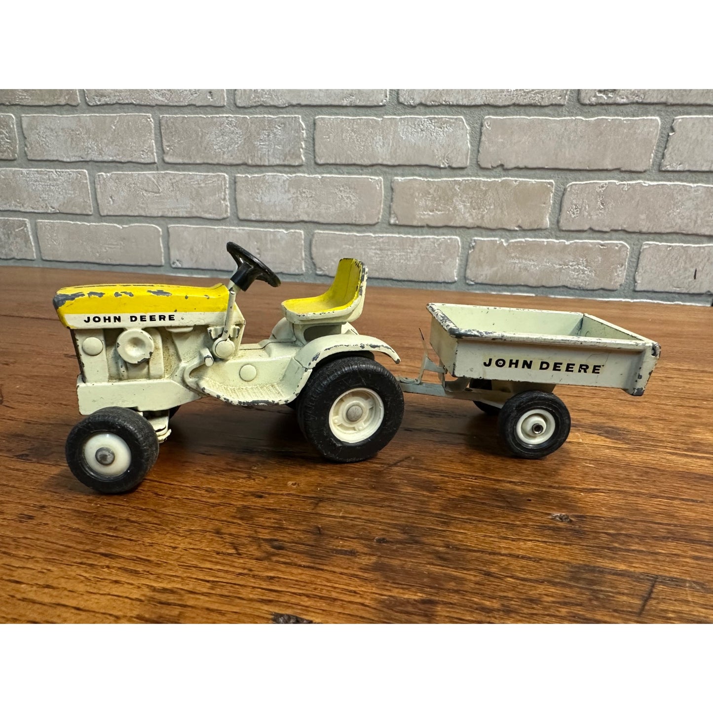 RARE John Deere 140 April Yellow Patio Lawn Garden Tractor & Trailer Toy 1/16