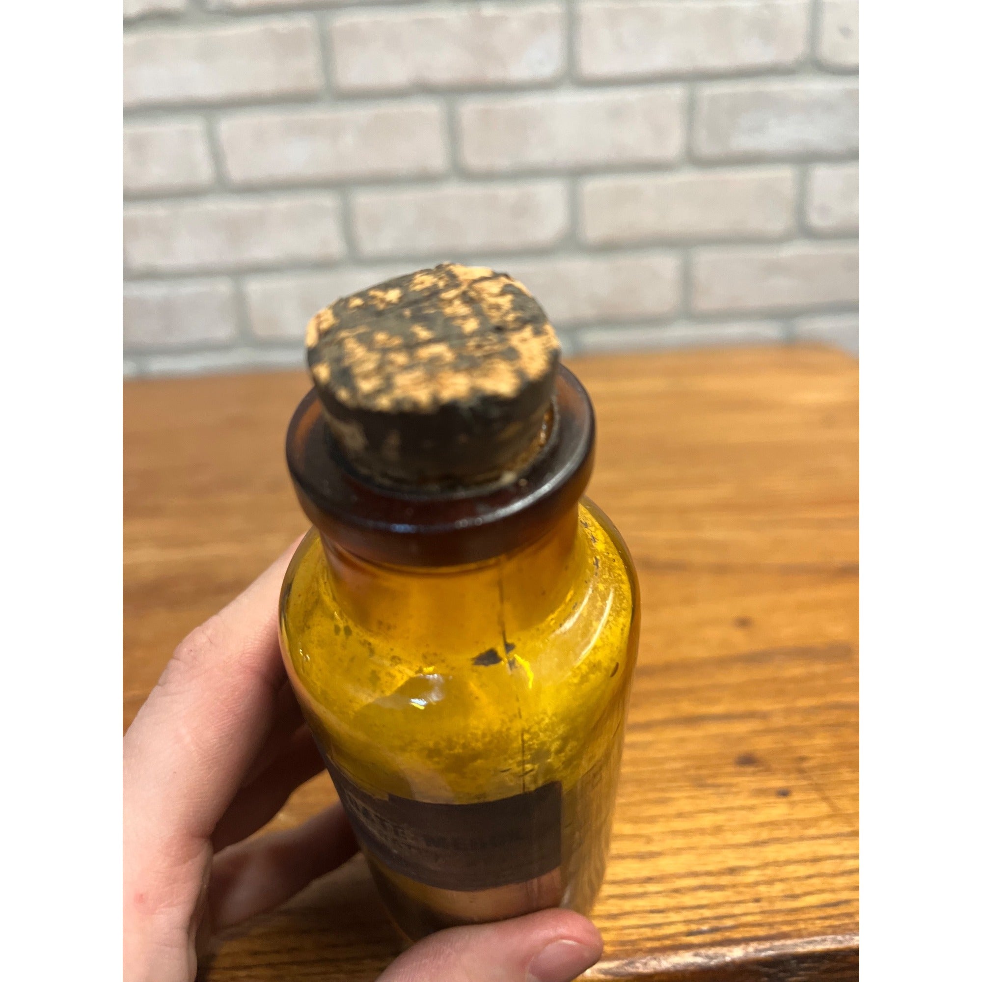 Antique 1900s Merck Apothecary Pharmacy Medicine Amber Glass Bottle w/ Label
