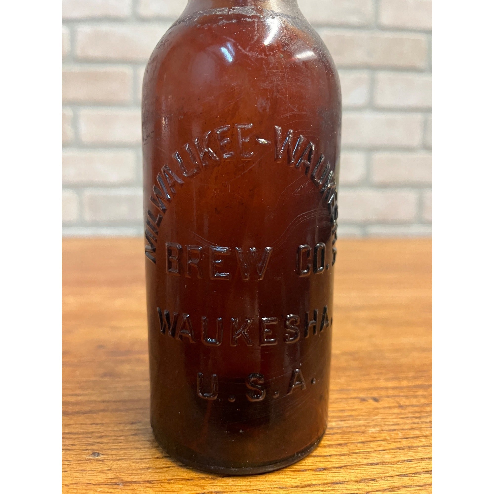 Vintage Pre-Pro Milwaukee Waukesha Brew Co. Embossed Beer Bottle Wisconsin 12oz