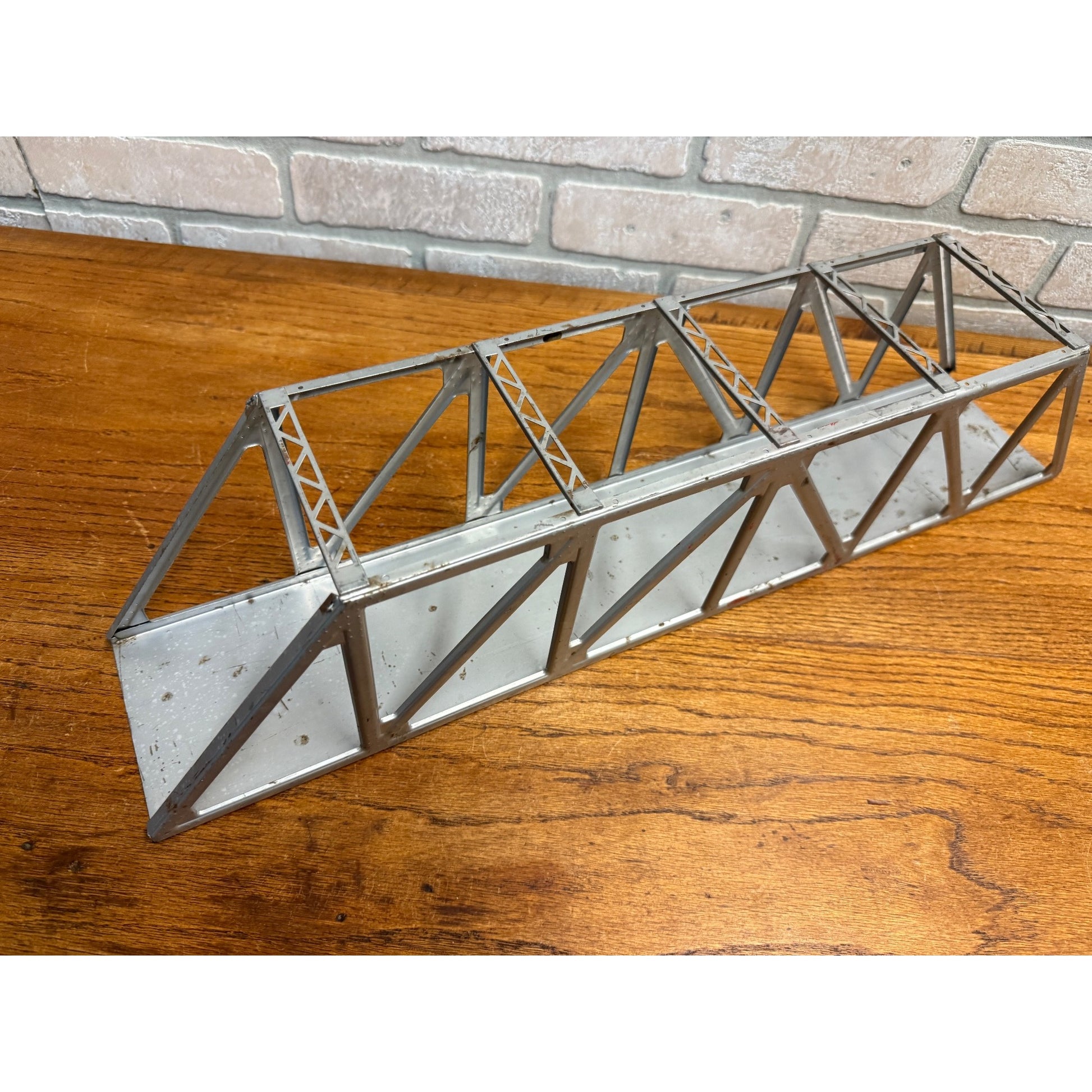 Vintage Lionel No. 316 Metal 24” Gray Trestle Bridge for O scale/gauge Trains