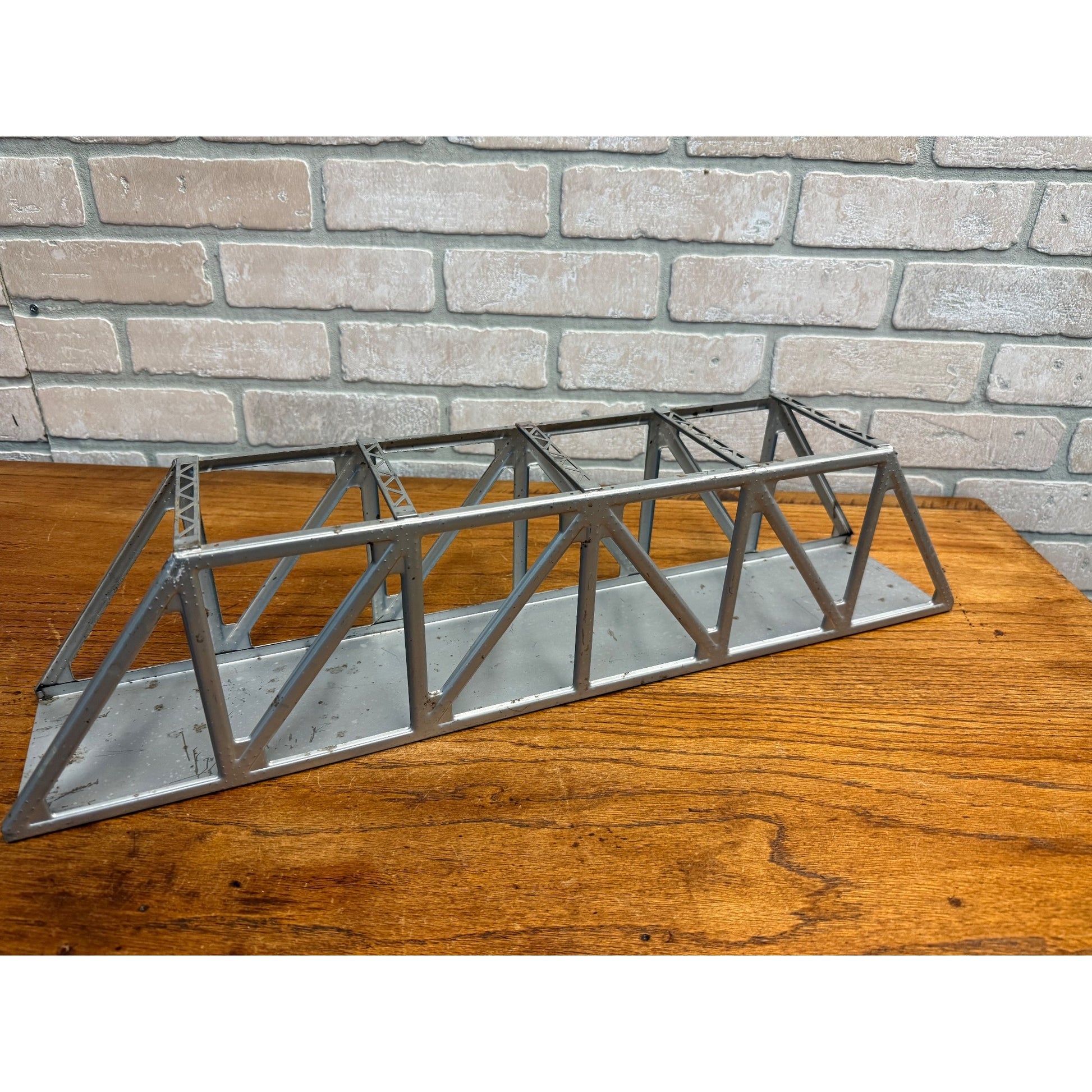 Vintage Lionel No. 316 Metal 24” Gray Trestle Bridge for O scale/gauge Trains