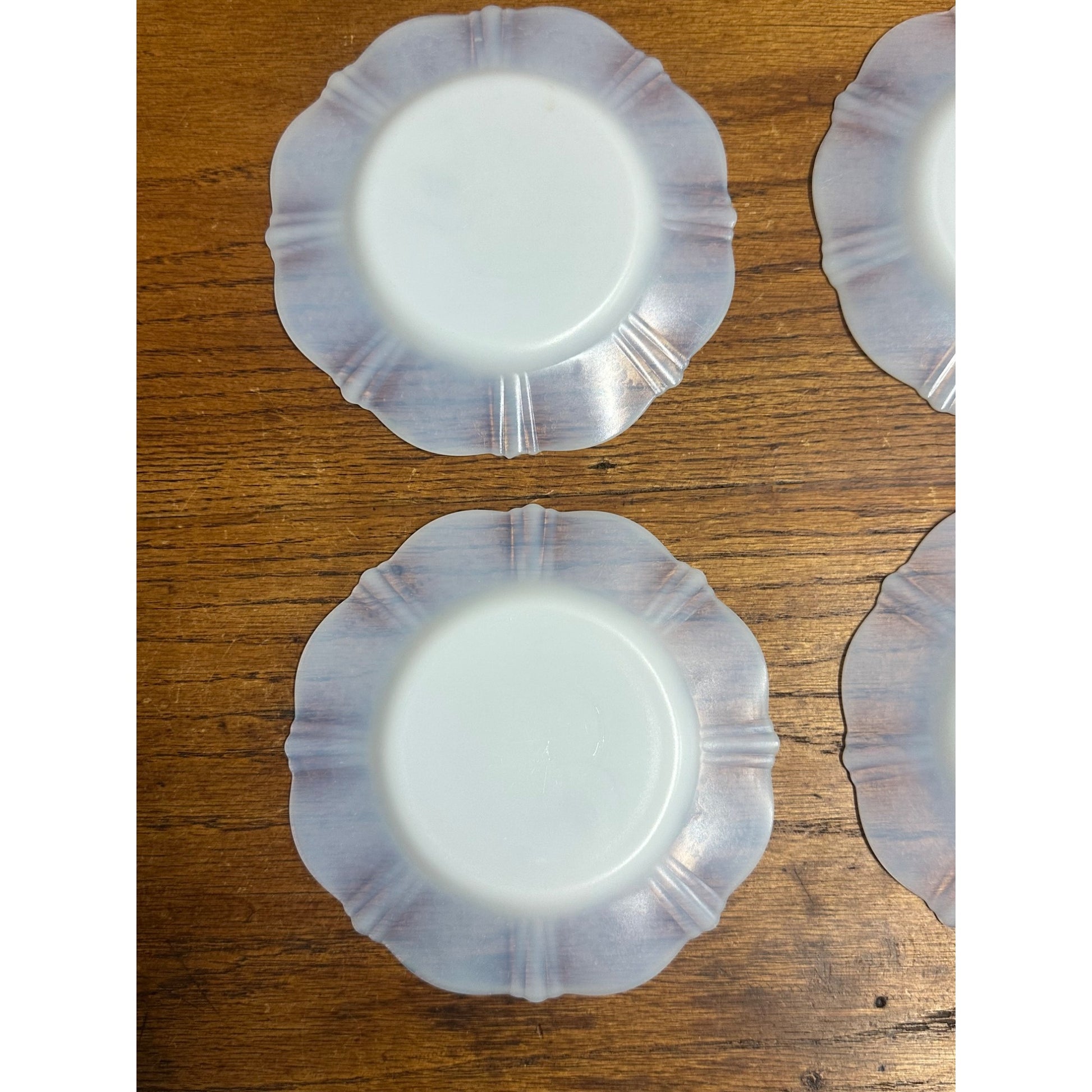 4 VINTAGE MACBETH EVANS MILK GLASS MONAX AMERICAN SWEETHEART DESSERT PLATES