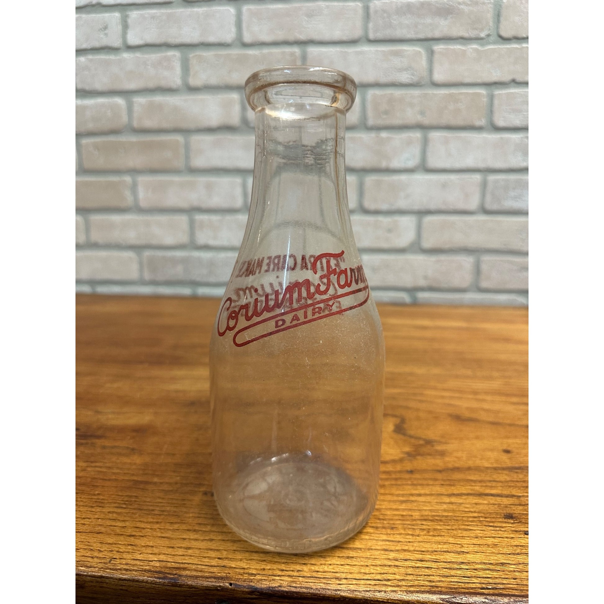 Vintage Corium Guernsey Dairy Farm Milk Bottle Fond du Lac Wisconsin Quart Wis