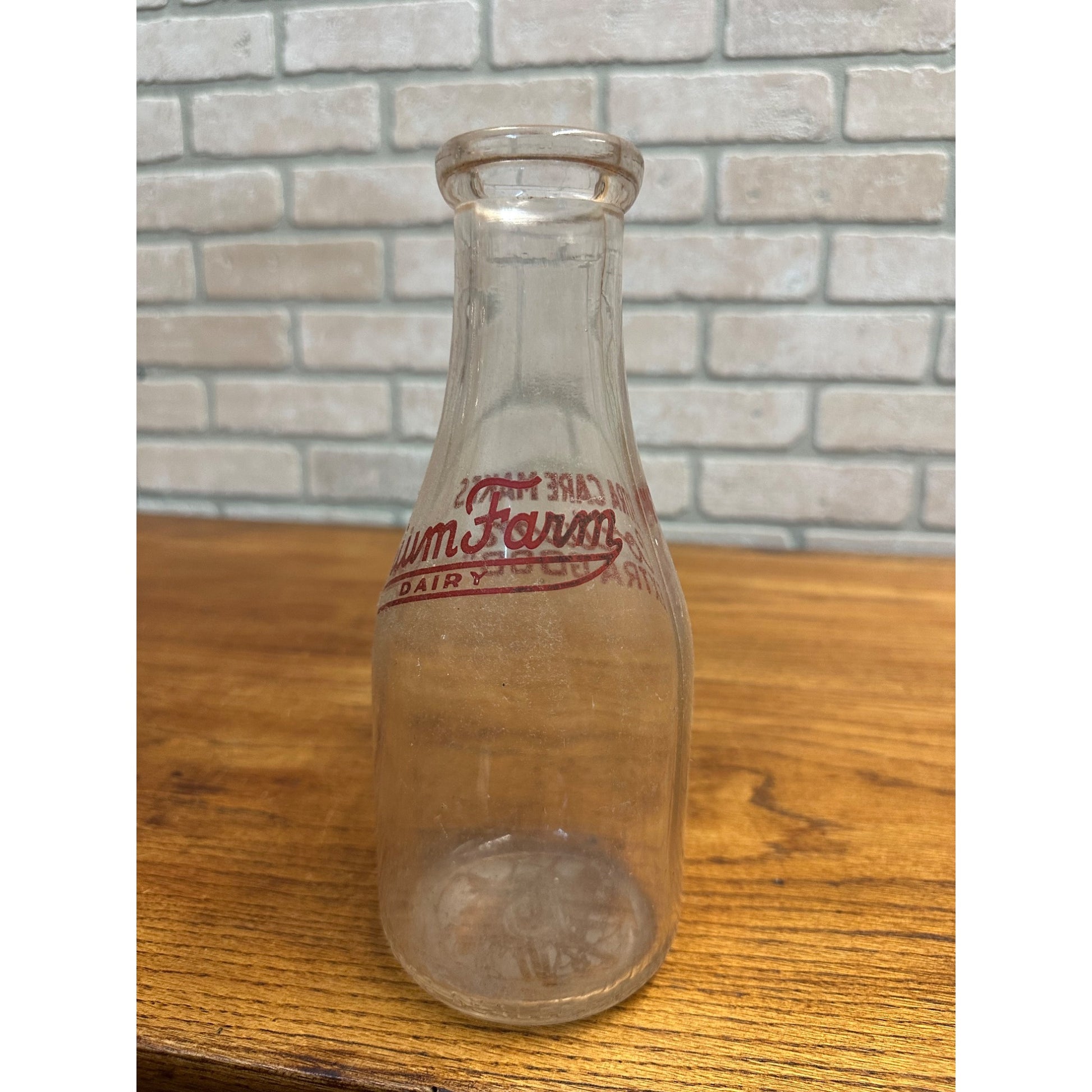 Vintage Corium Guernsey Dairy Farm Milk Bottle Fond du Lac Wisconsin Quart Wis