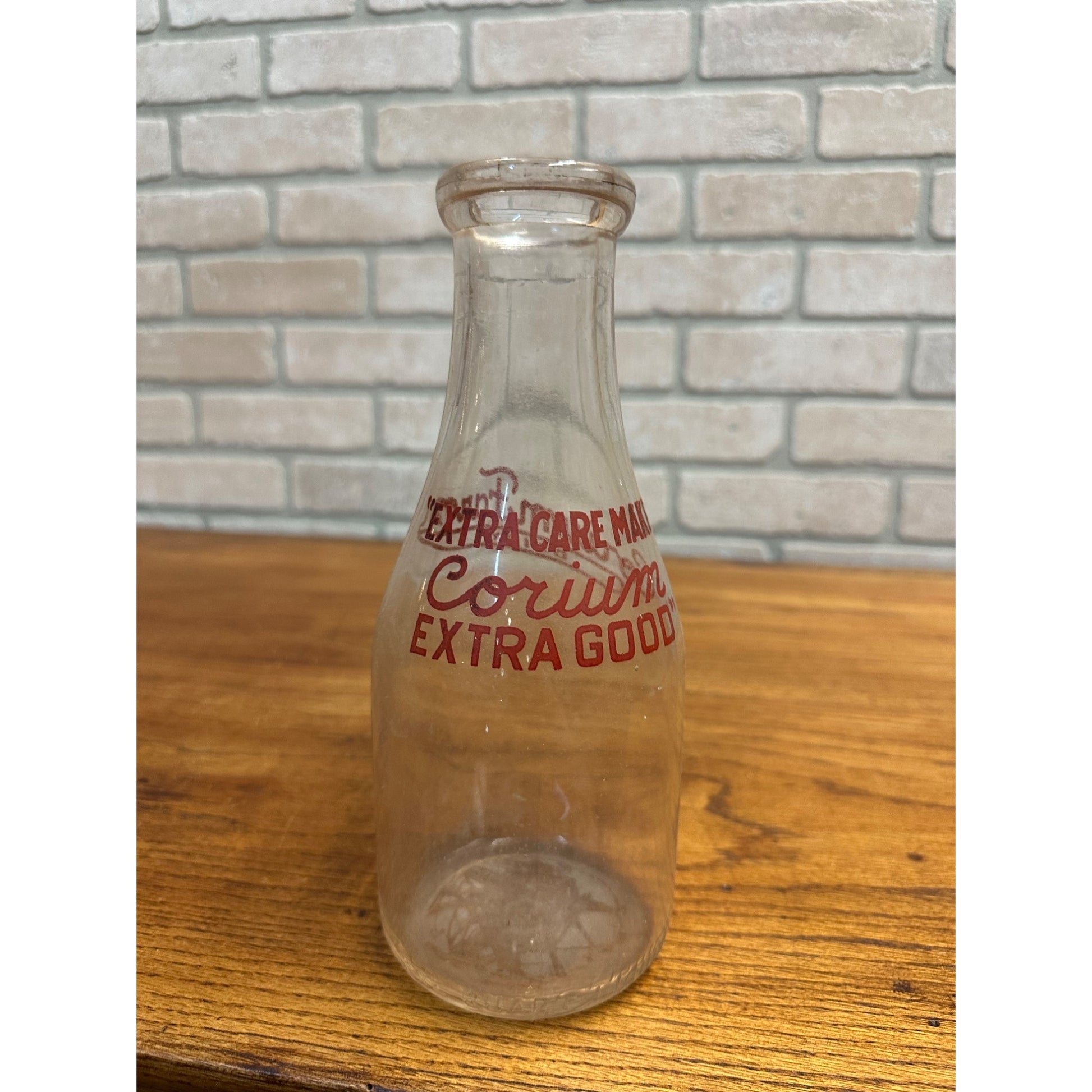 Vintage Corium Guernsey Dairy Farm Milk Bottle Fond du Lac Wisconsin Quart Wis