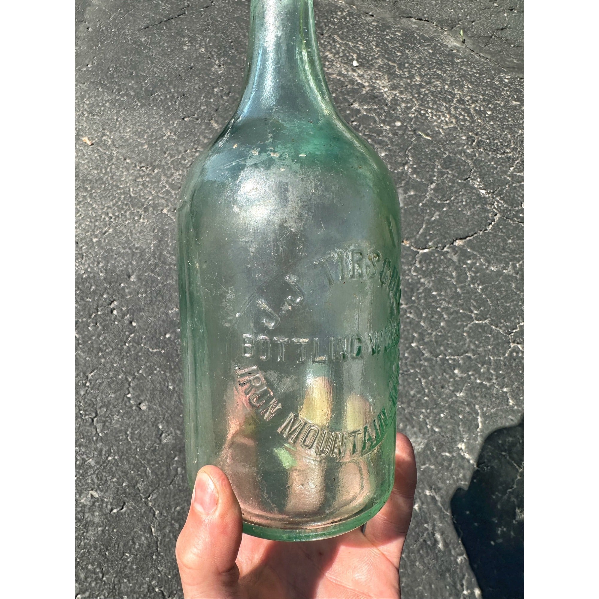 SCARCE Pre-Pro 1890s JJ Tirschel Bottling Works Iron Mountain Mich. Beer Bottle Aqua