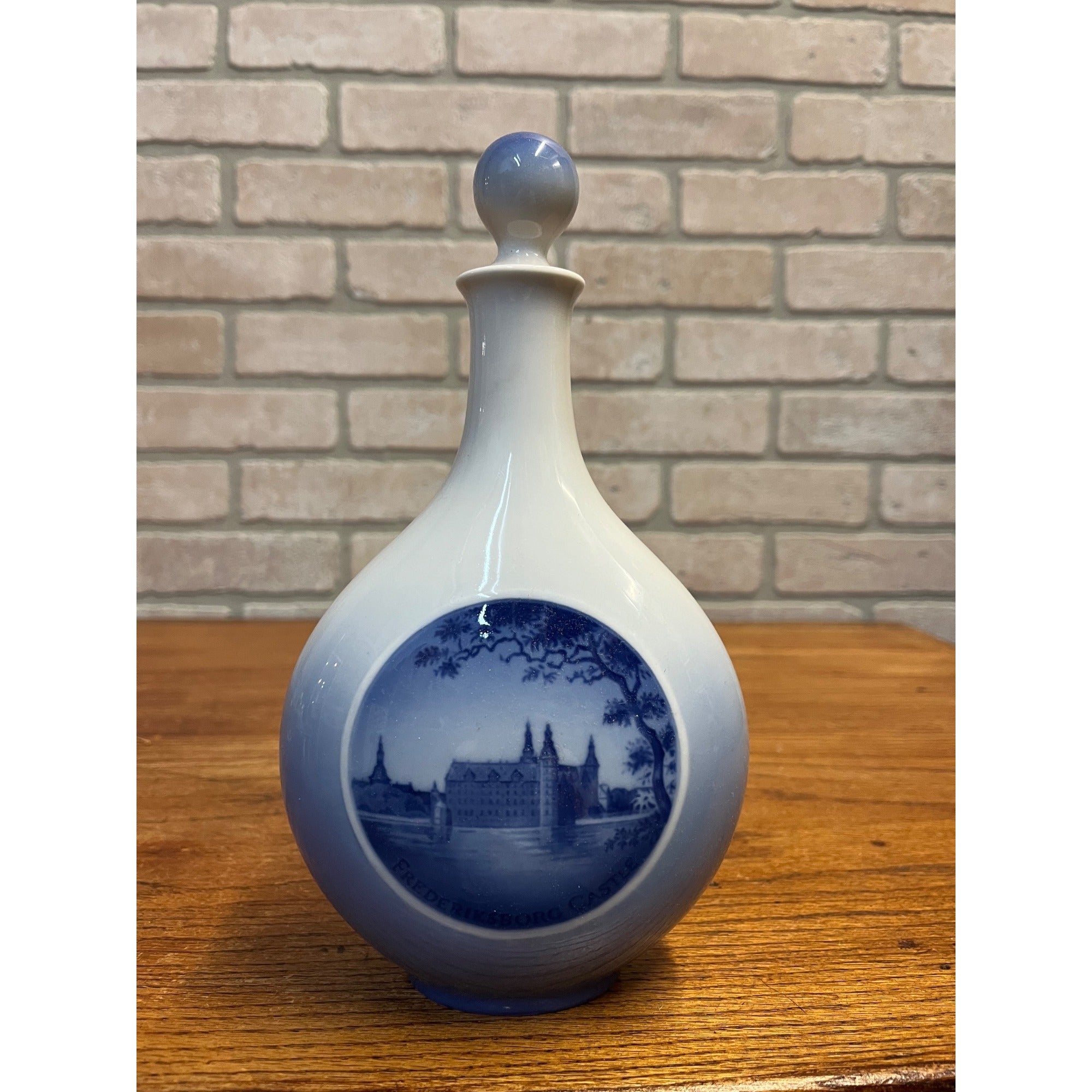 Vintage Royal Copenhagen Frederiksborg Castle Decanter wCork Top #4426 ~ Denmark