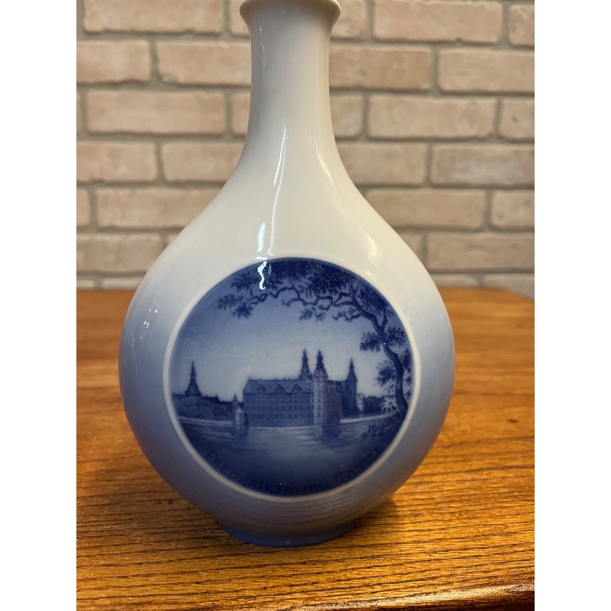 Vintage Royal Copenhagen Frederiksborg Castle Decanter wCork Top #4426 ~ Denmark