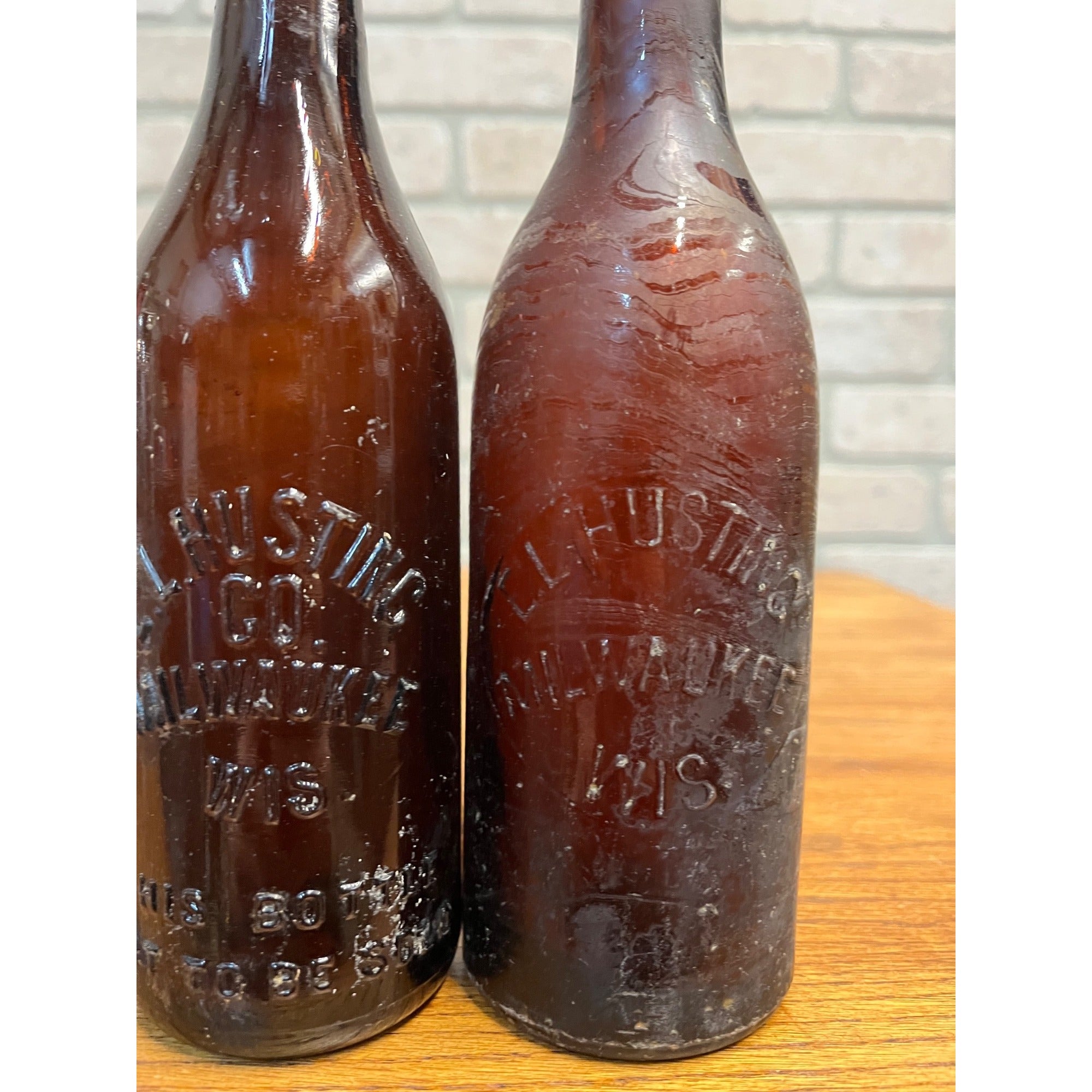 Early Lot (2) EL Husting Milwaukee Amber Bottles Wisconsin