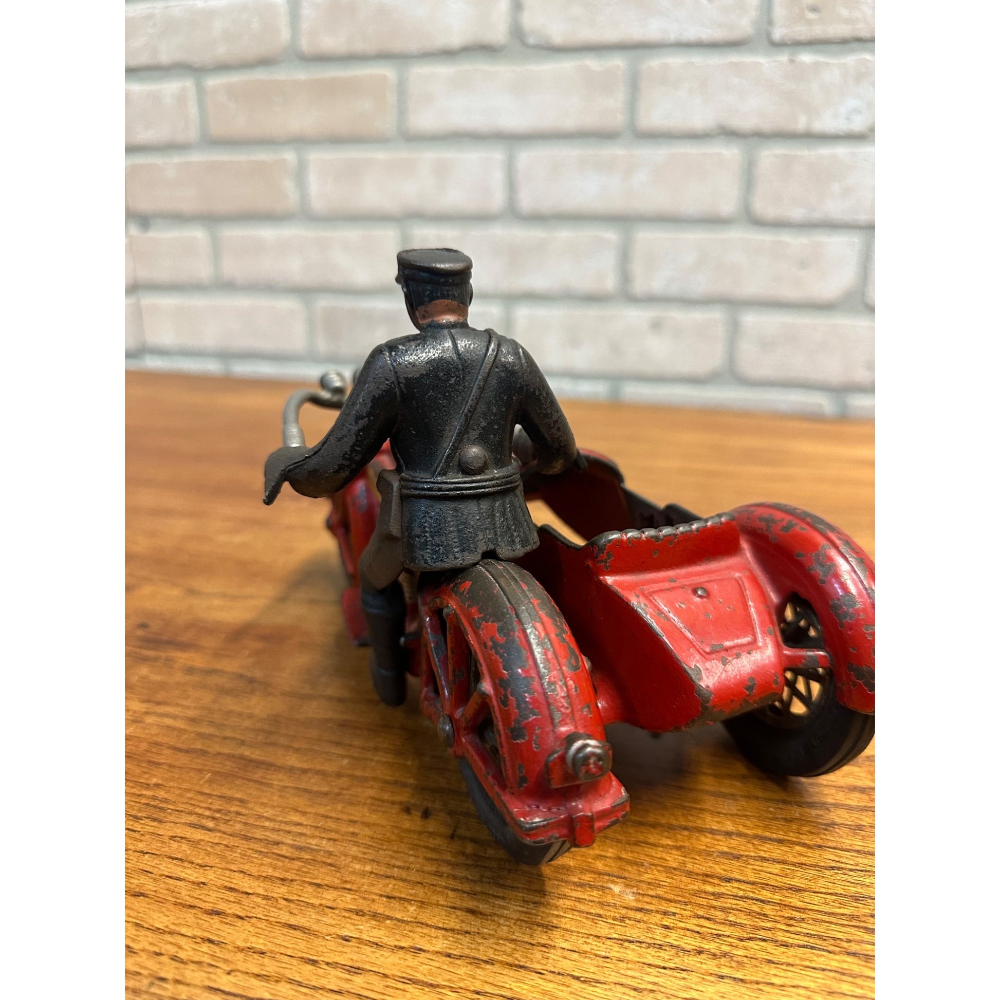Vintage 1930s Hubley Cast Iron Indian Police Motorcycle w/ Sidecar & Driver
