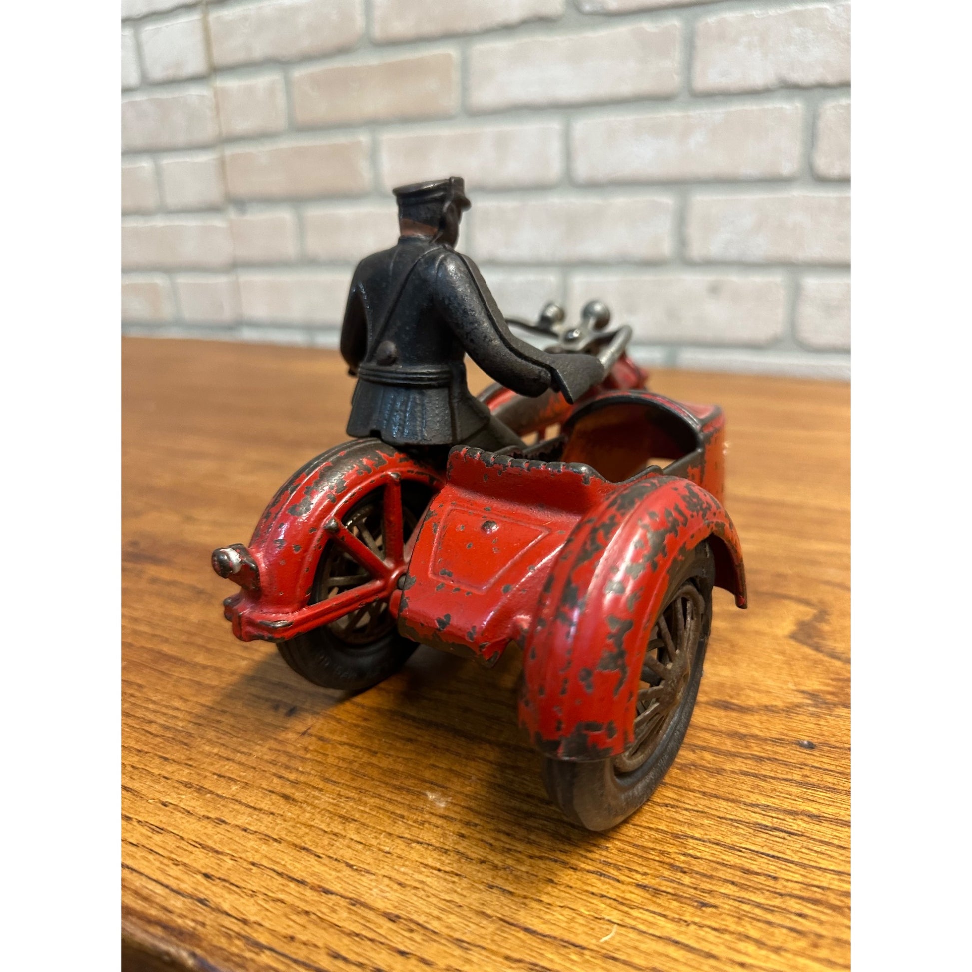 Vintage 1930s Hubley Cast Iron Indian Police Motorcycle w/ Sidecar & Driver