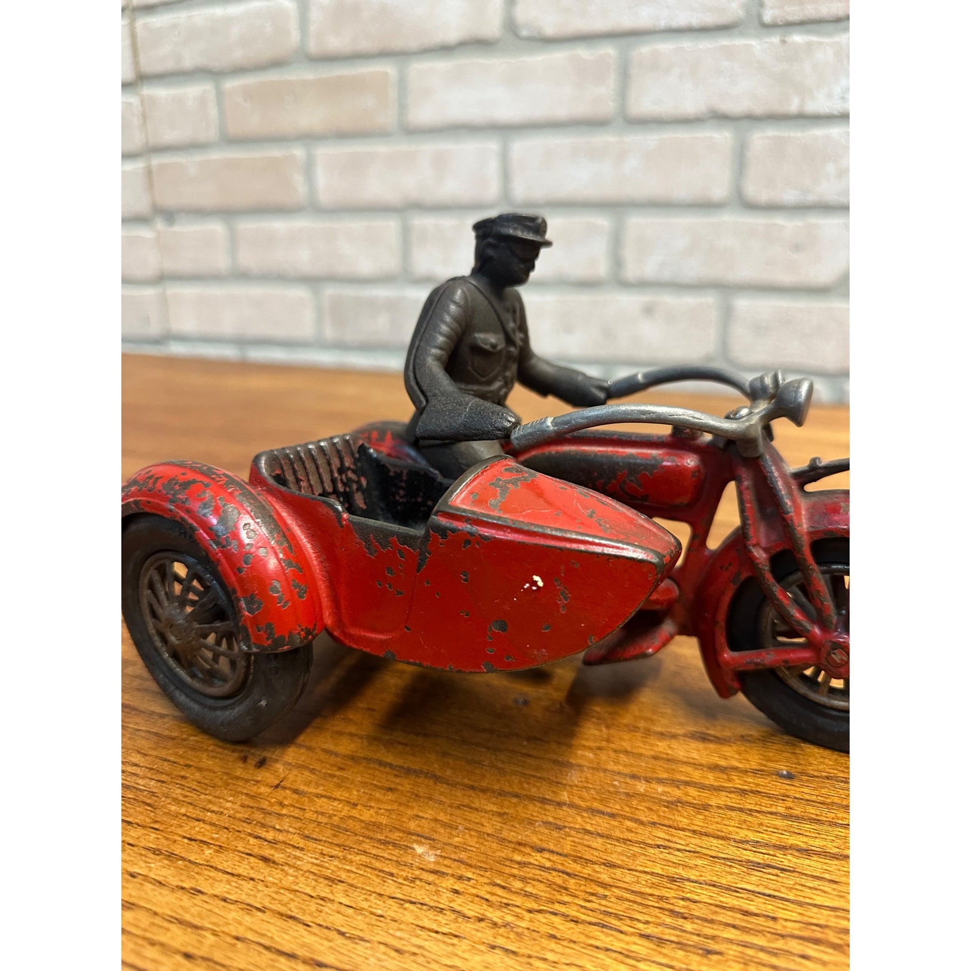 Vintage 1930s Hubley Cast Iron Indian Police Motorcycle w/ Sidecar & Driver