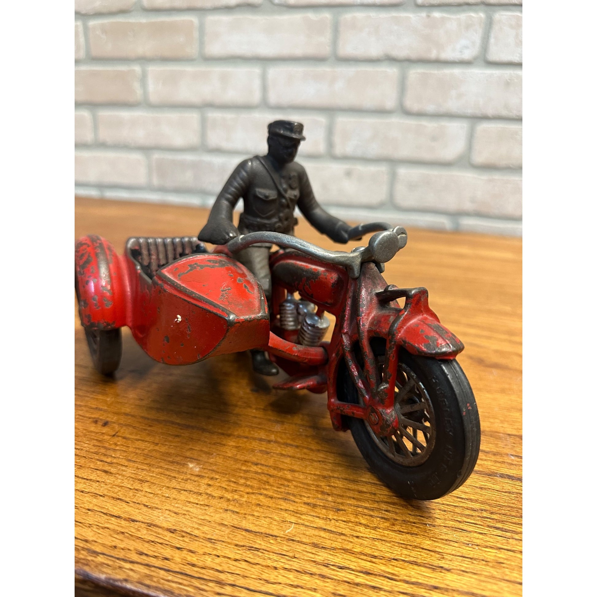 Vintage 1930s Hubley Cast Iron Indian Police Motorcycle w/ Sidecar & Driver