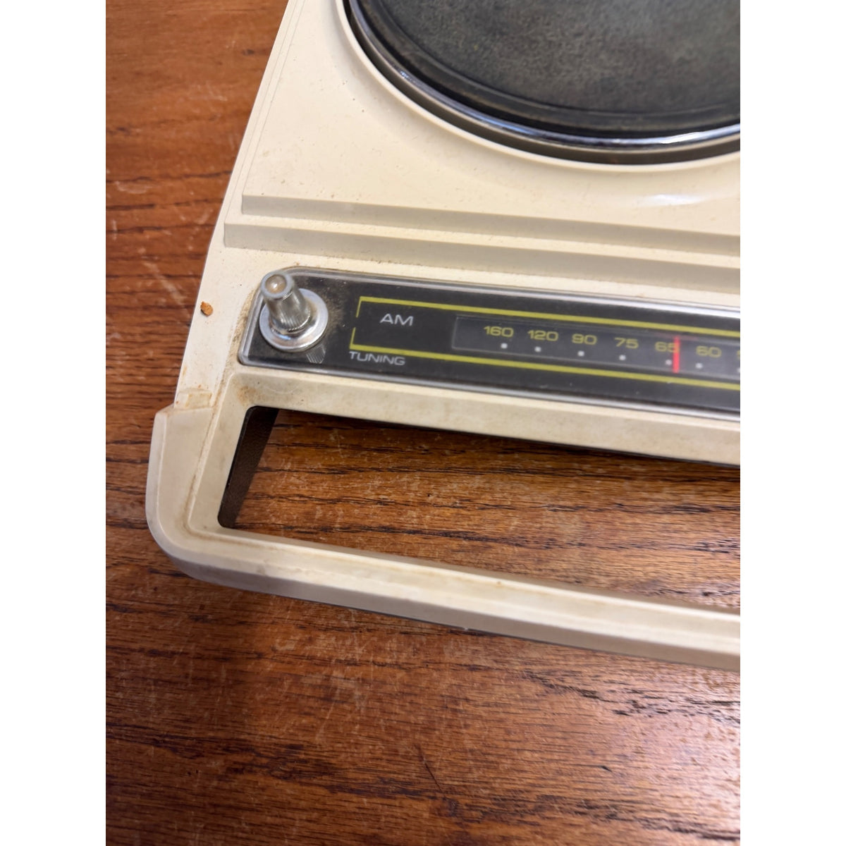 Vintage General Electric Portable AC/DC Record Player AM Radio Model R475g