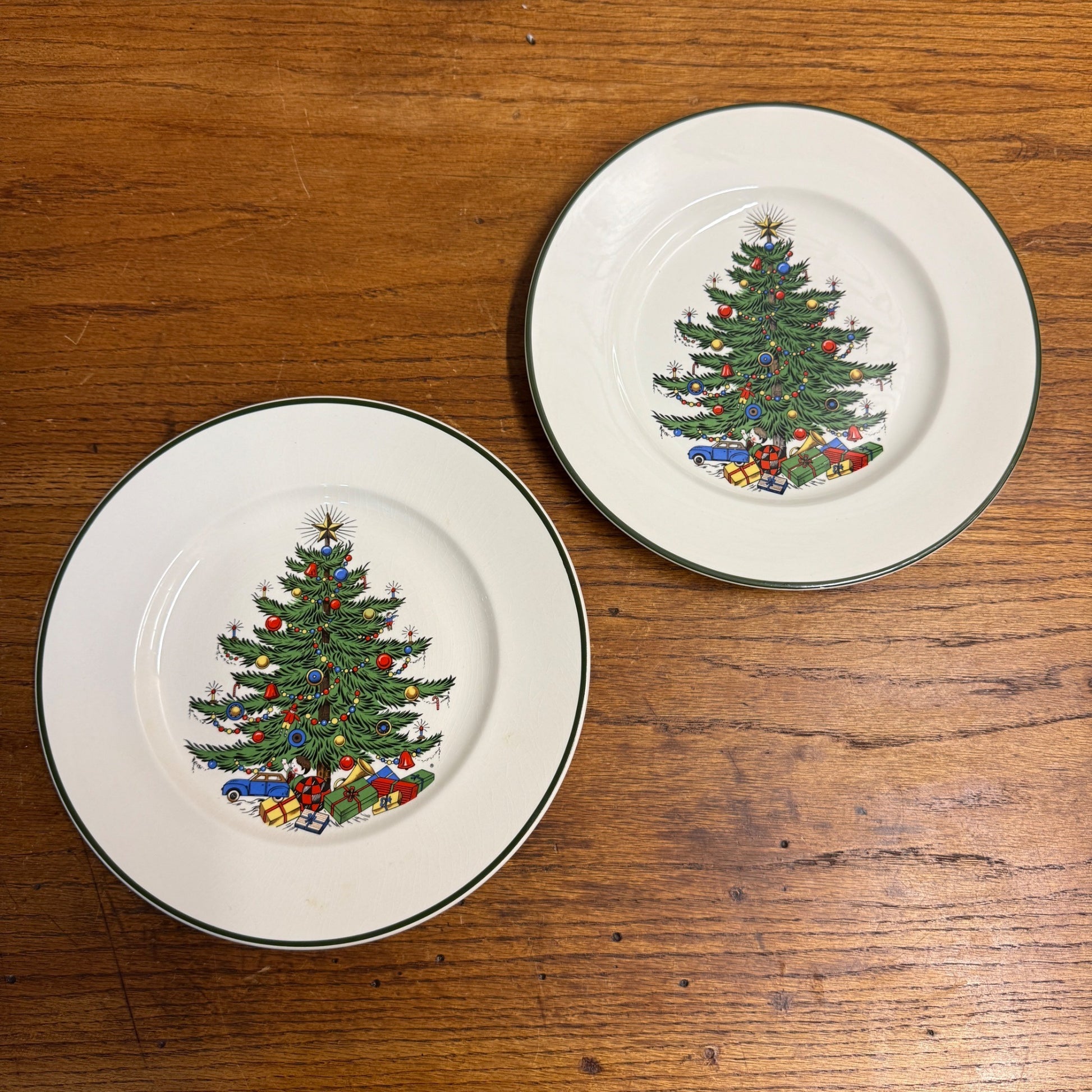Vintage Cuthbertson Original Christmas Tree England Set of (2) Dinner Plates 10
