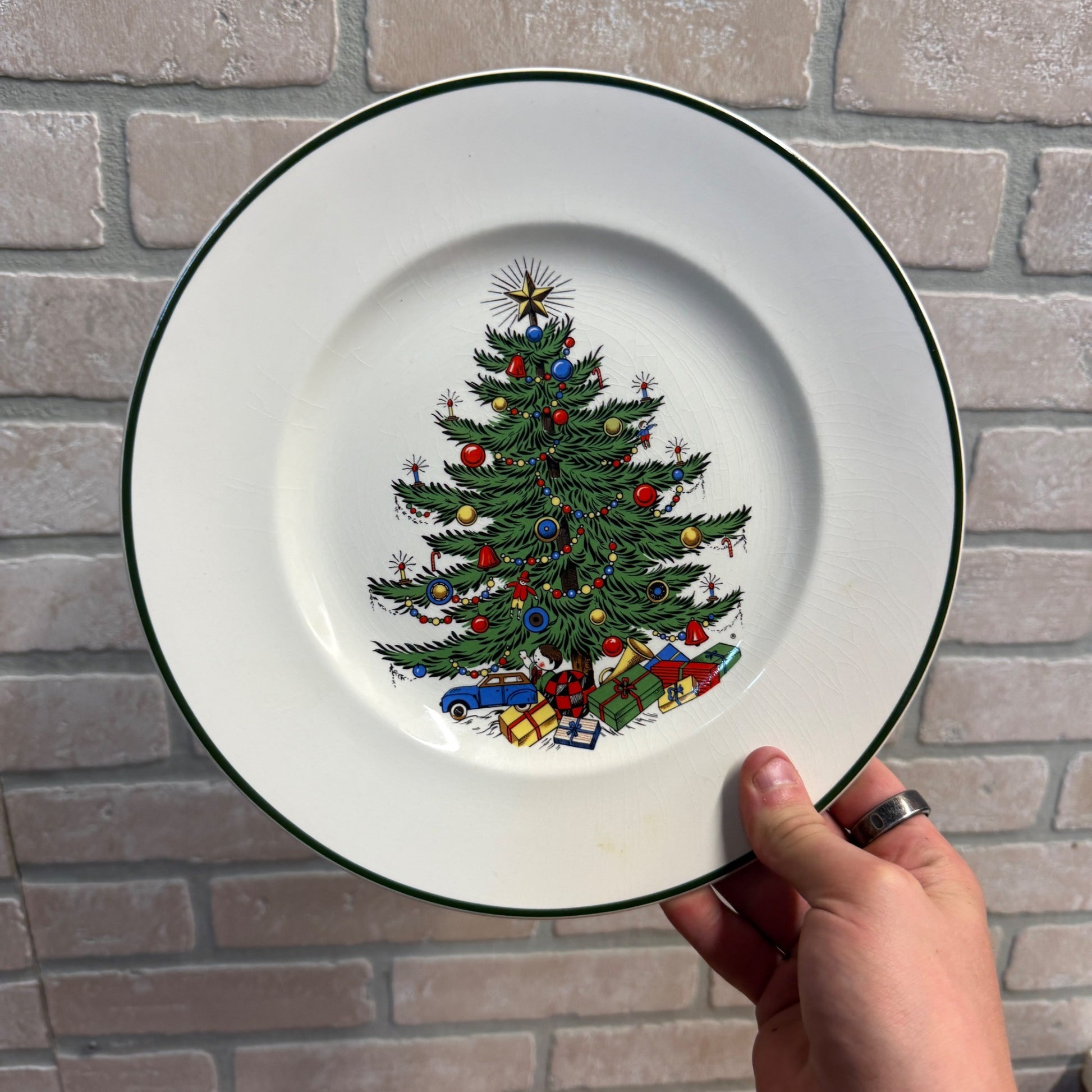 Vintage Cuthbertson Original Christmas Tree England Set of (2) Dinner Plates 10