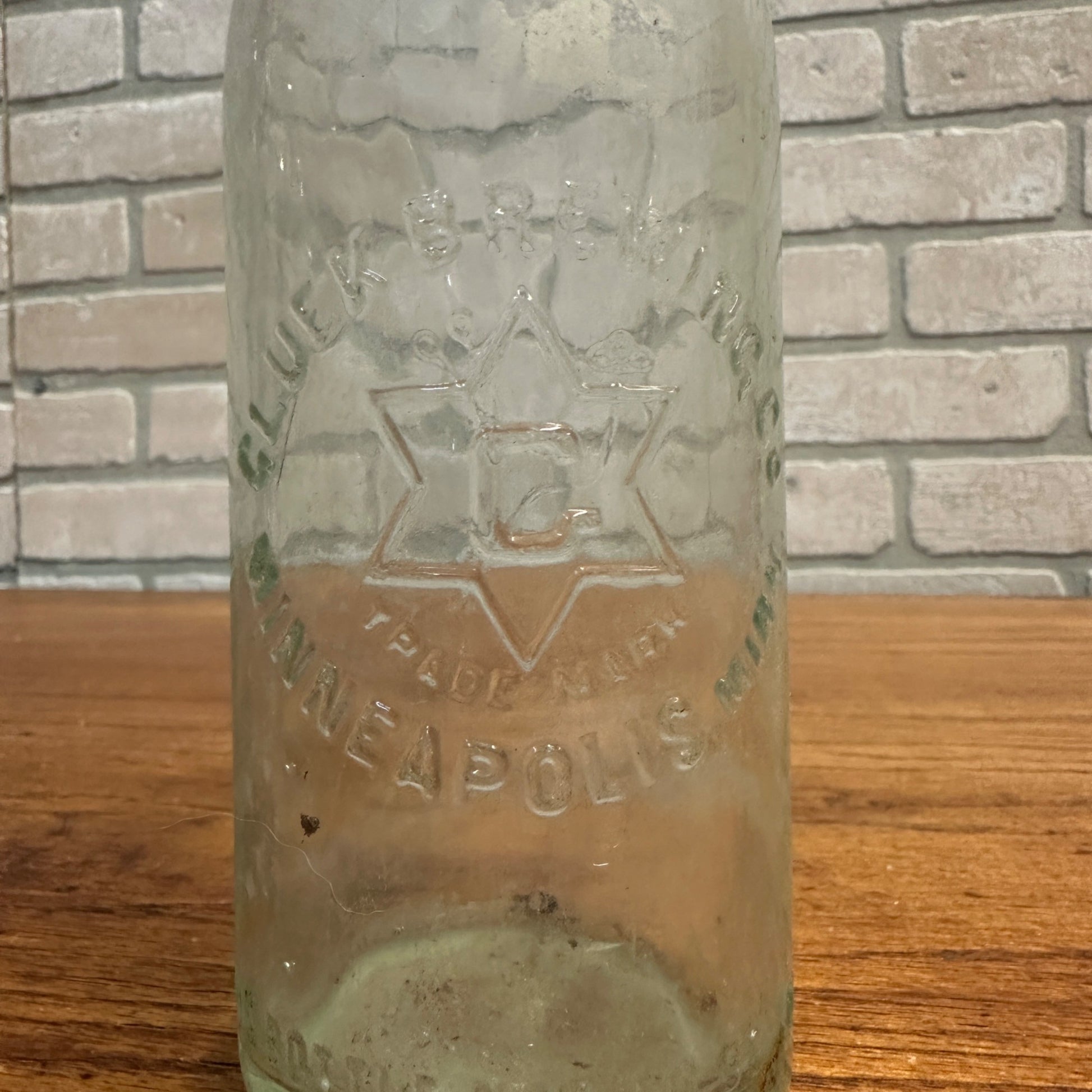 Gluek Brewing Co Minneapolis MN Clear Beer Bottle 1910s-1920s