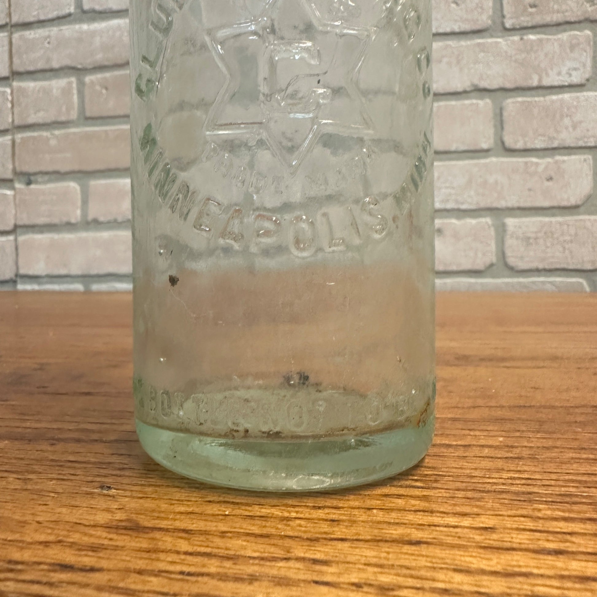 Gluek Brewing Co Minneapolis MN Clear Beer Bottle 1910s-1920s