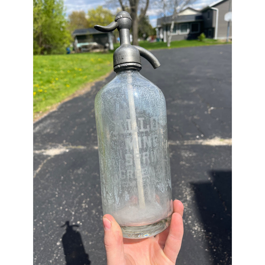 RARE Vintage 1930s Allouez Mineral Spring Co. Green Bay Wis. Clear Seltzer Bottle