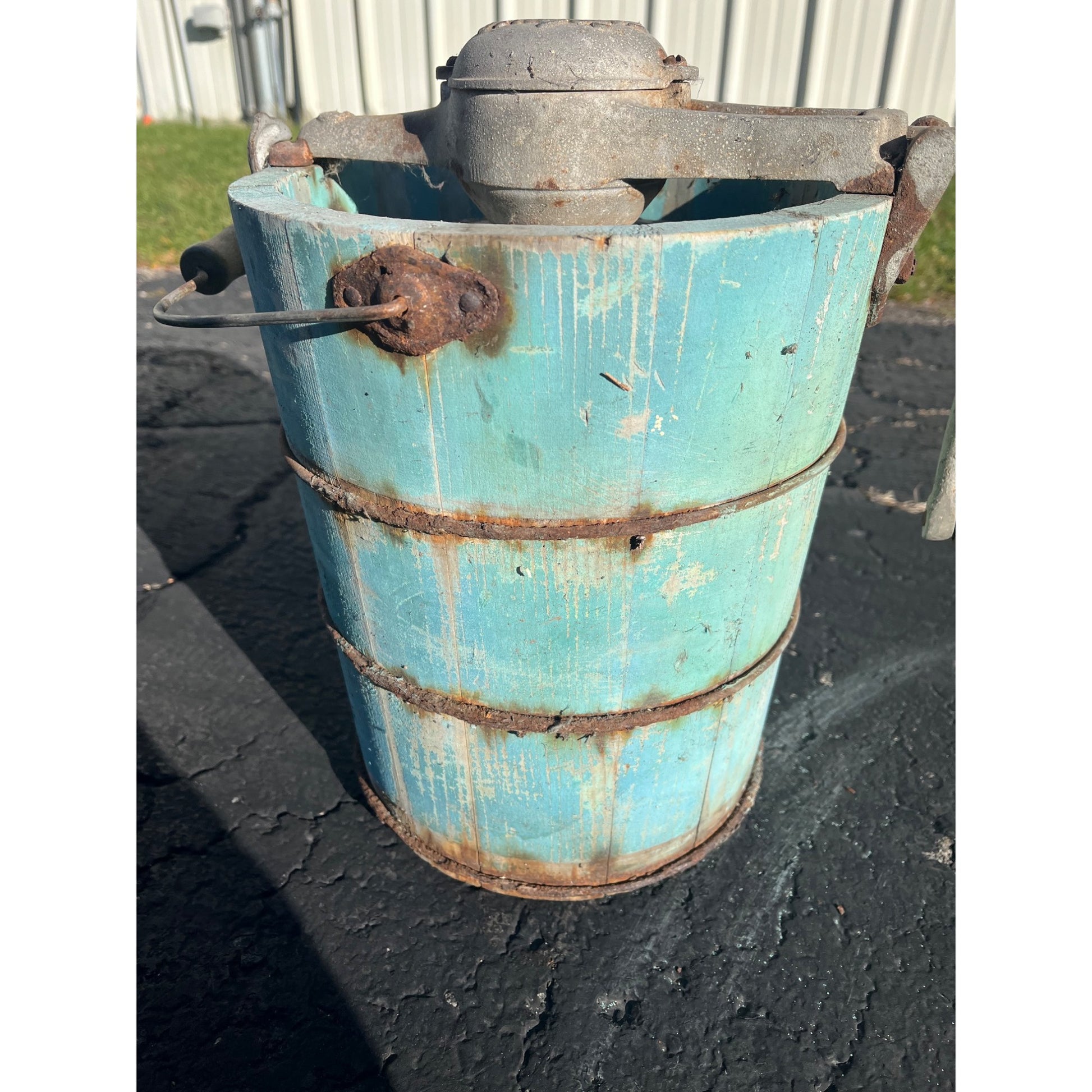 Antique Primitive Wooden Blue Ice Cream Maker White Mountain Freezer Farmhouse