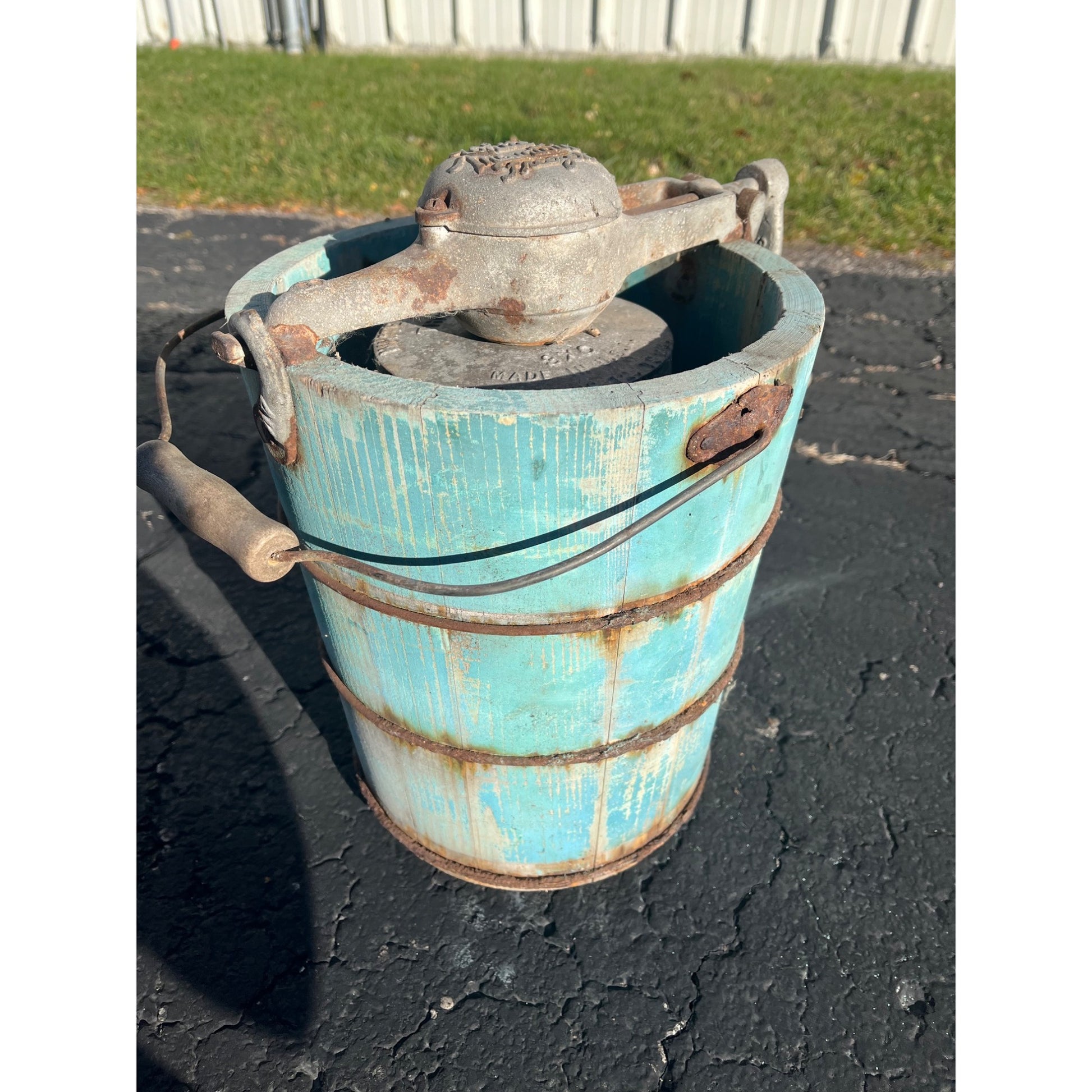 Antique Primitive Wooden Blue Ice Cream Maker White Mountain Freezer Farmhouse