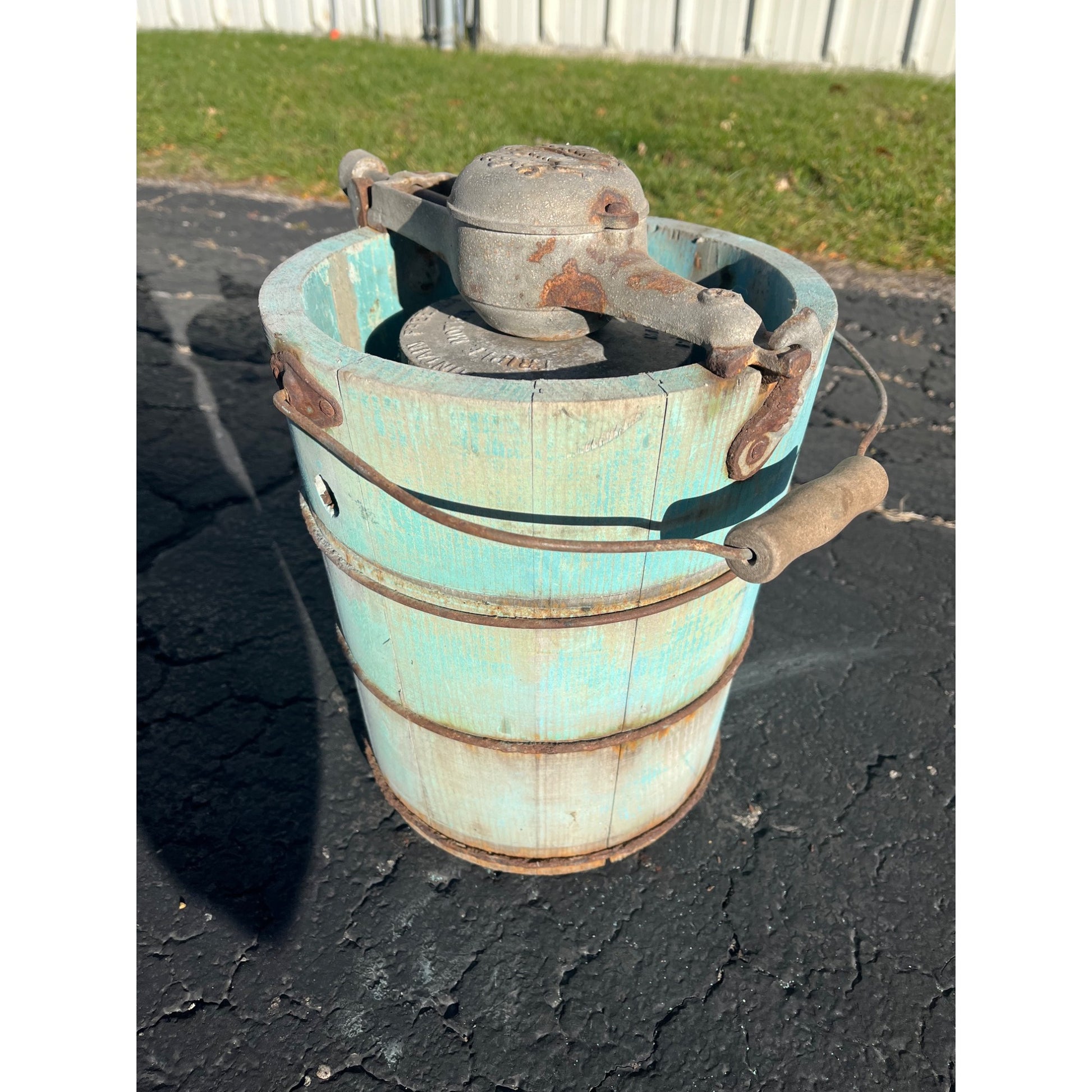 Antique Primitive Wooden Blue Ice Cream Maker White Mountain Freezer Farmhouse