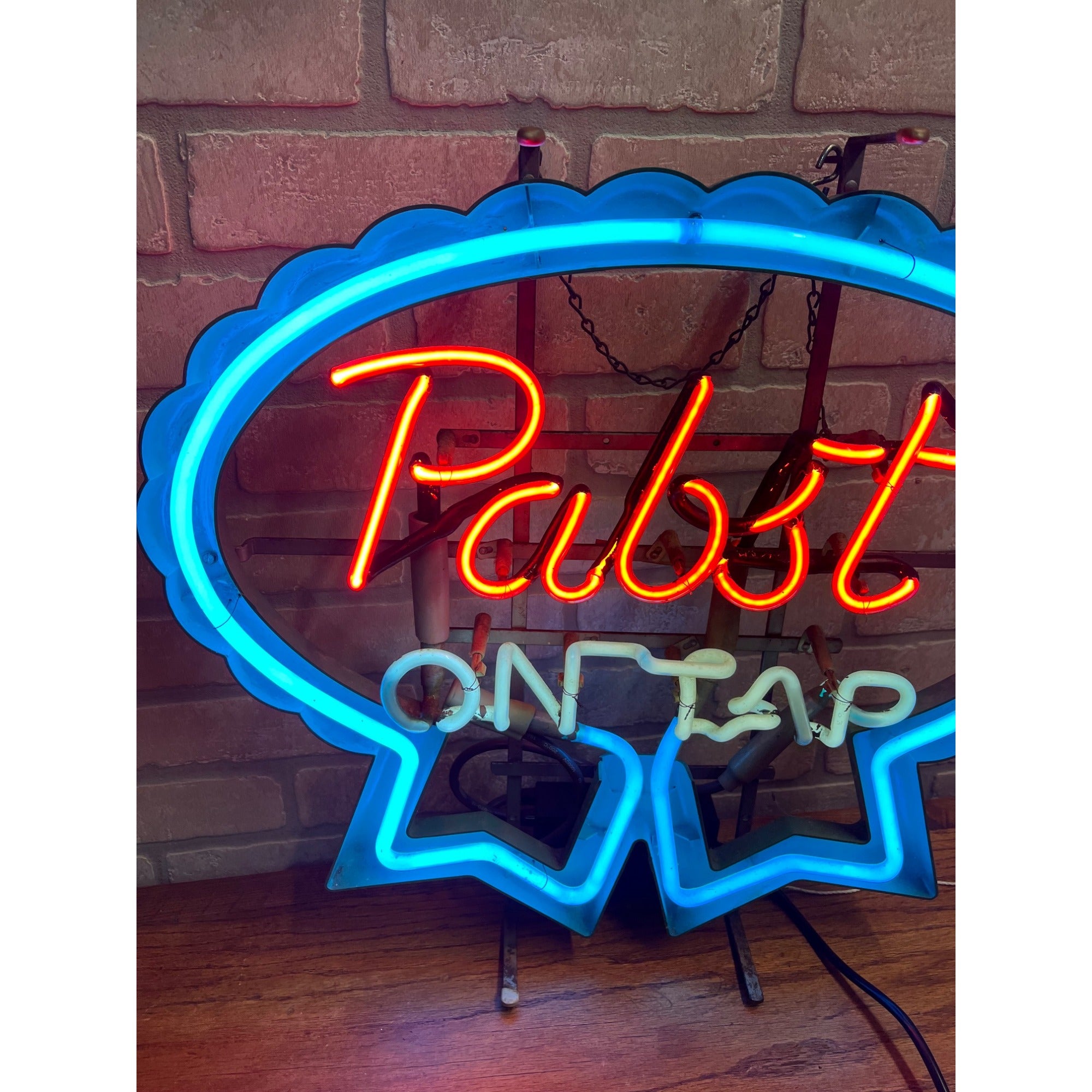Vintage 1970s Pabst Blue Ribbon On Tap Beer Lighted Bar Neon Advertising Sign